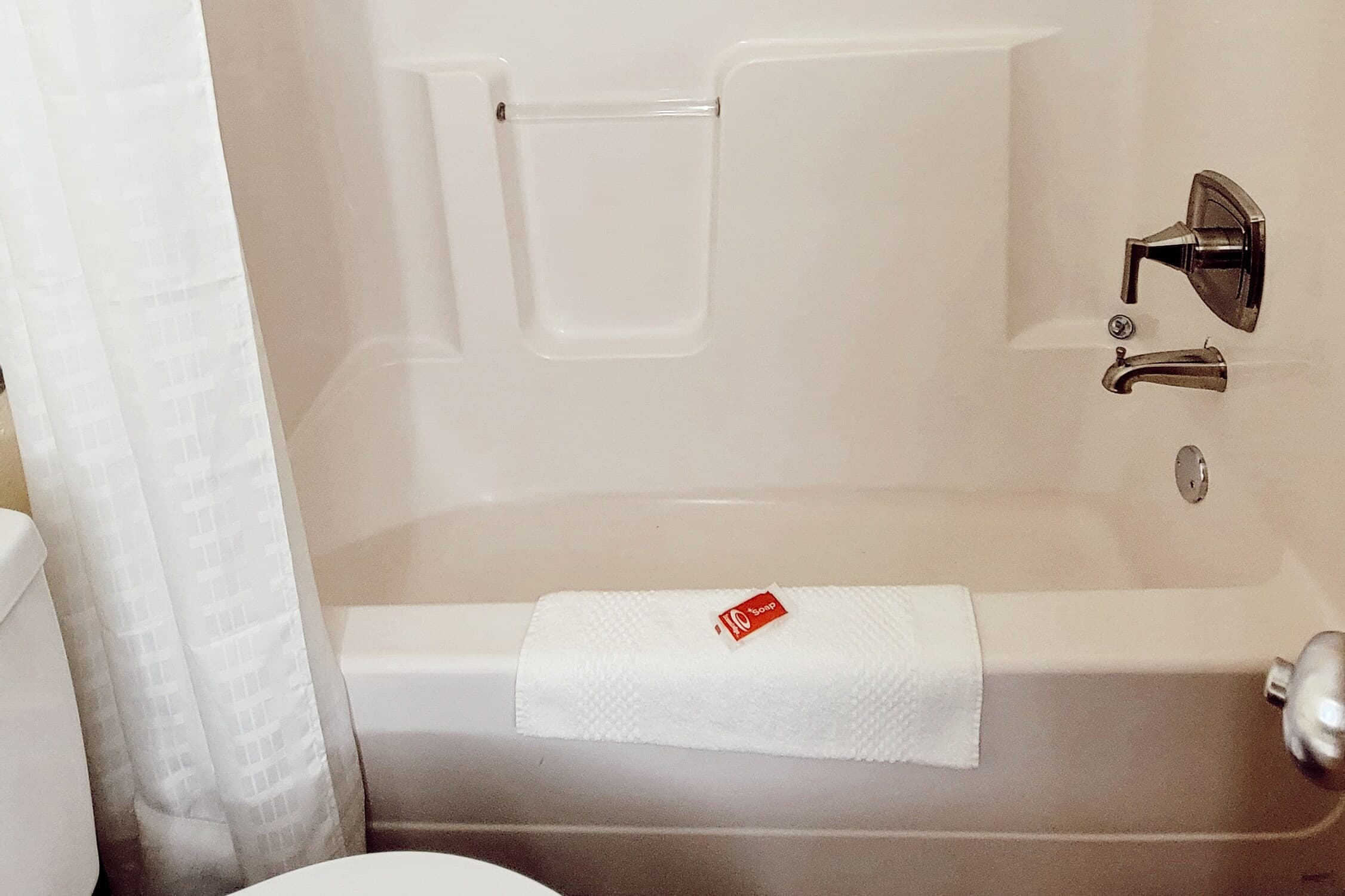 Econo Lodge Fargo - West Acres — 23