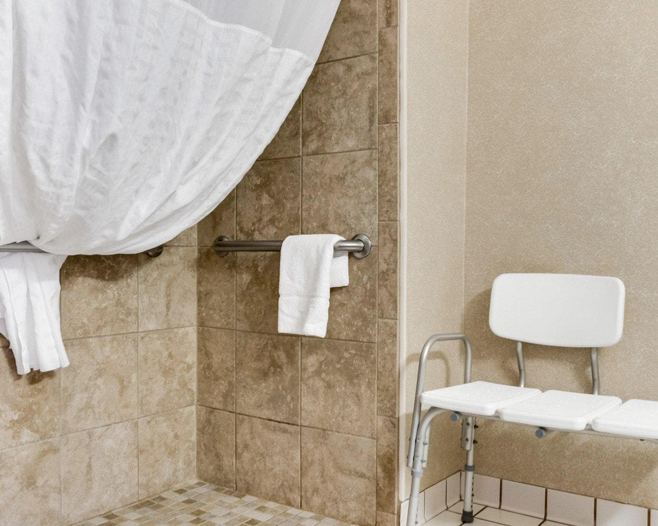 Comfort Inn Jamestown South - Image 5