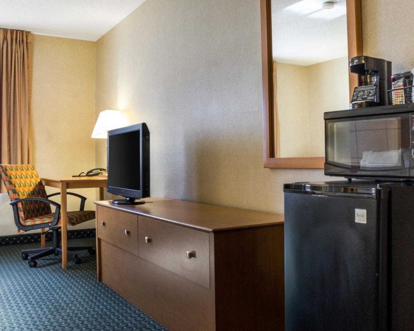 Comfort Inn Jamestown South — 8