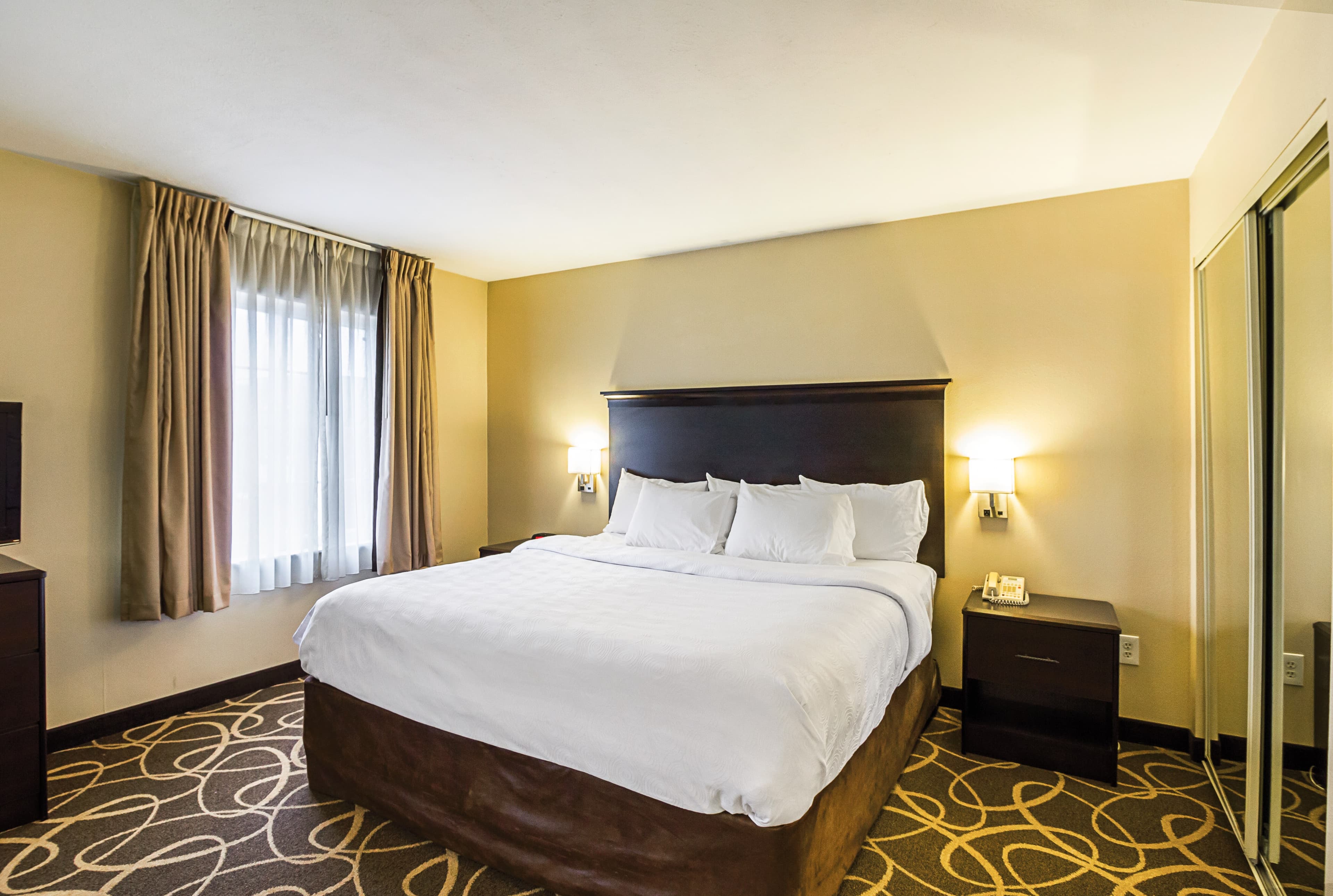 MainStay Suites Fargo - I-94 Medical Center - Image 2