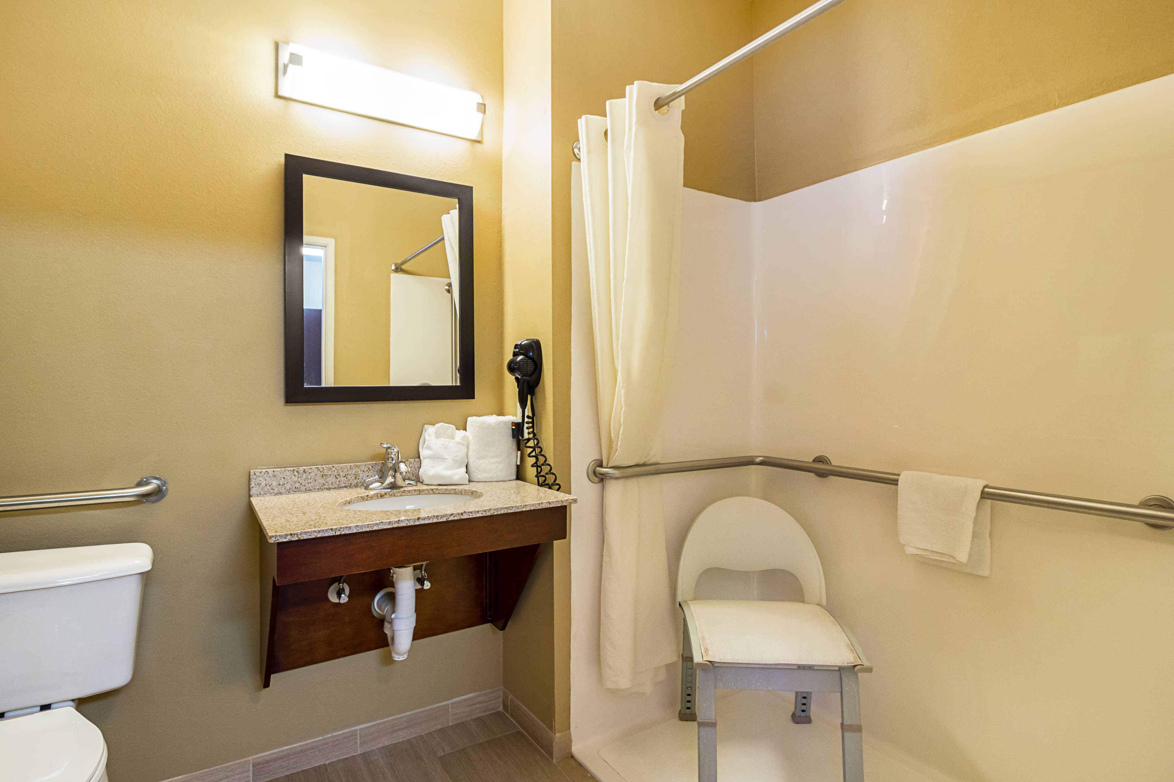 MainStay Suites Fargo - I-94 Medical Center - Image 4