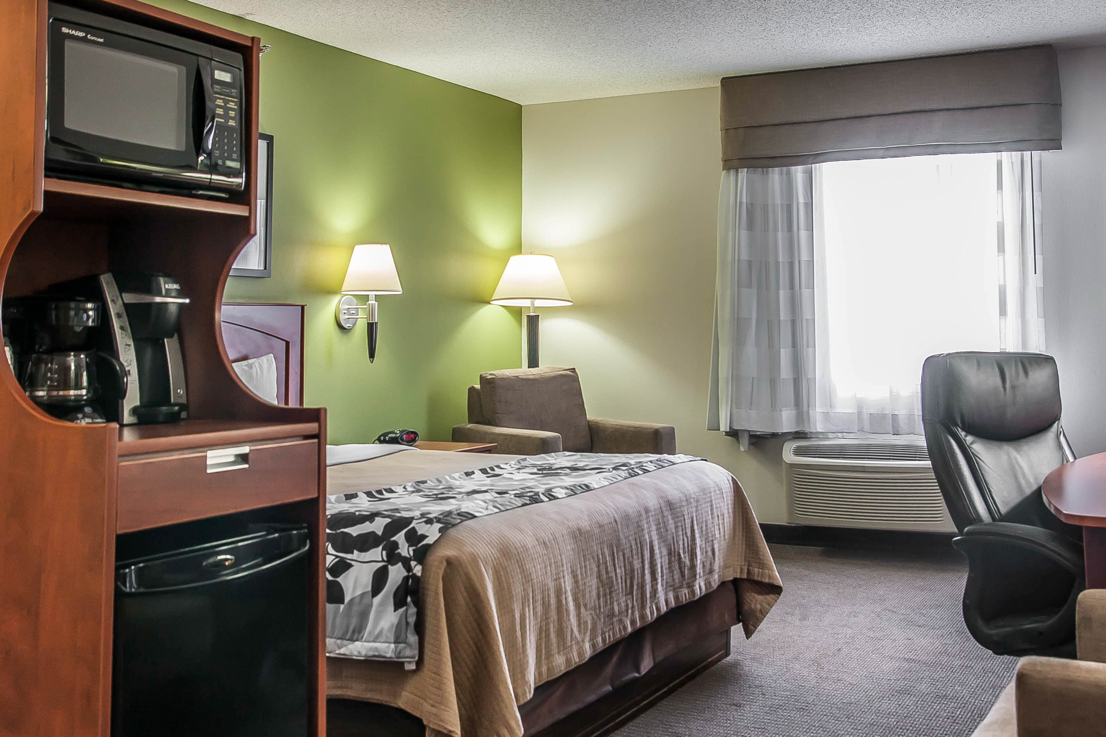 Sleep Inn & Suites Conference Center and Water Park - Image 2