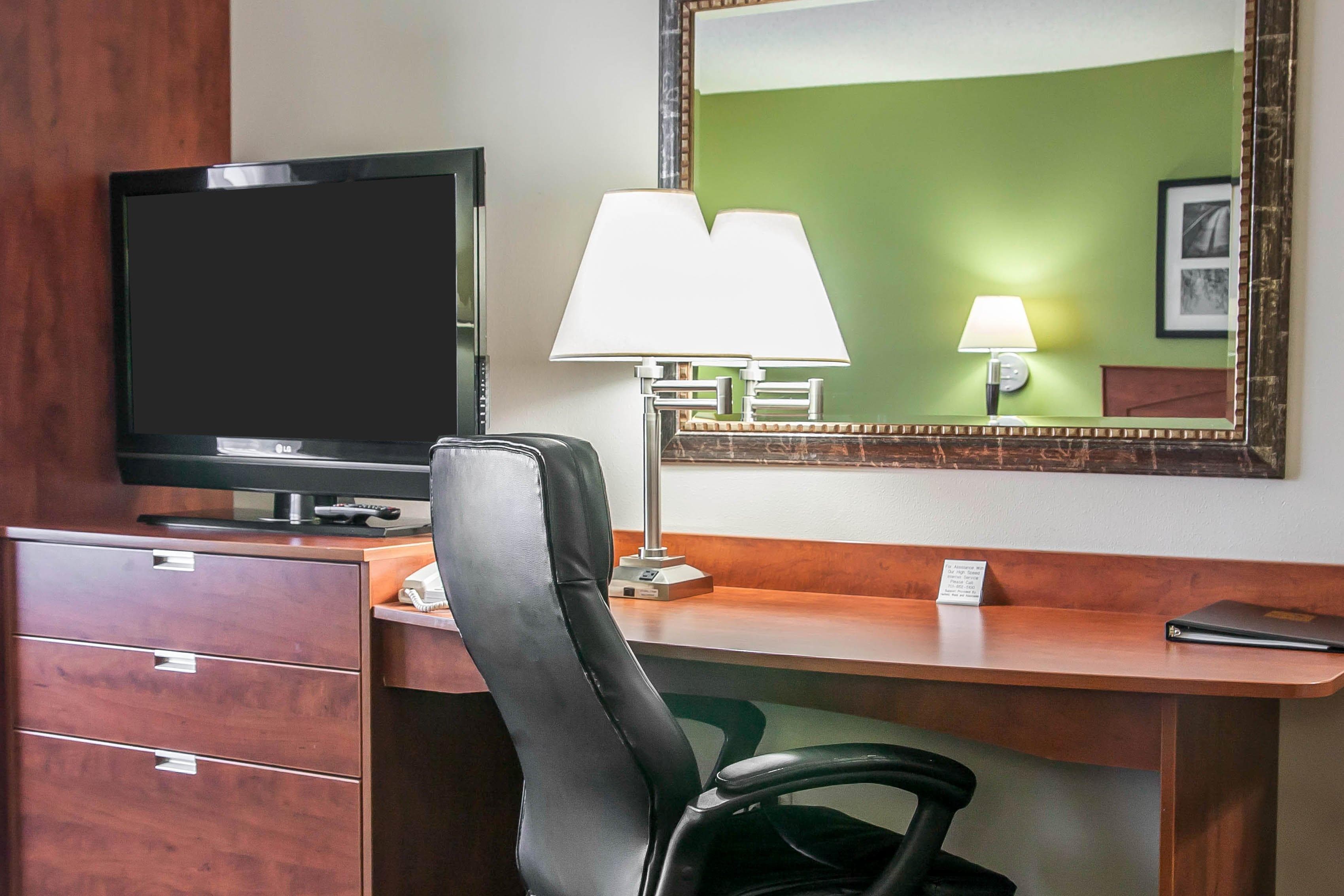 Sleep Inn & Suites Conference Center and Water Park - Image 4