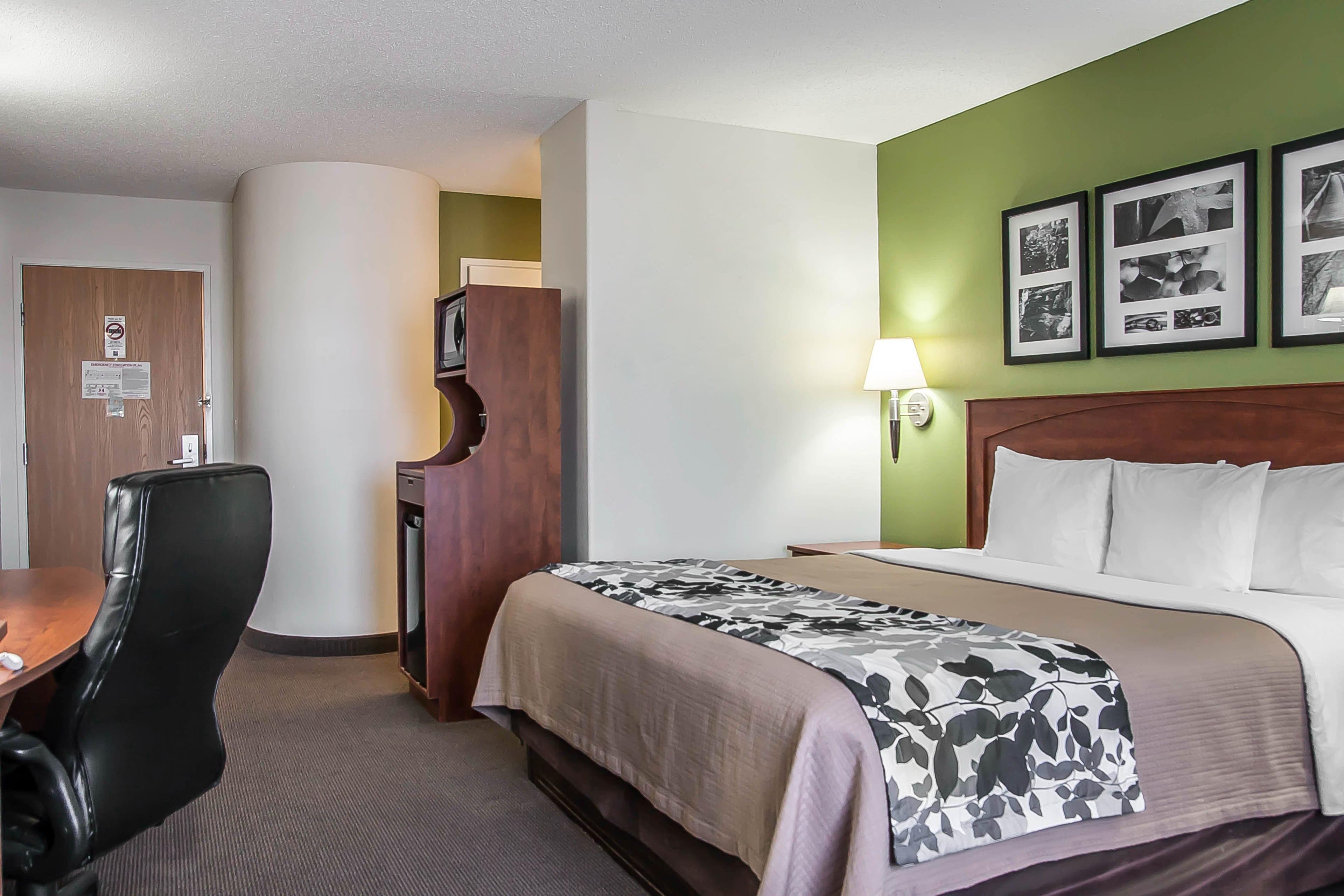 Sleep Inn & Suites Conference Center and Water Park - Image 5