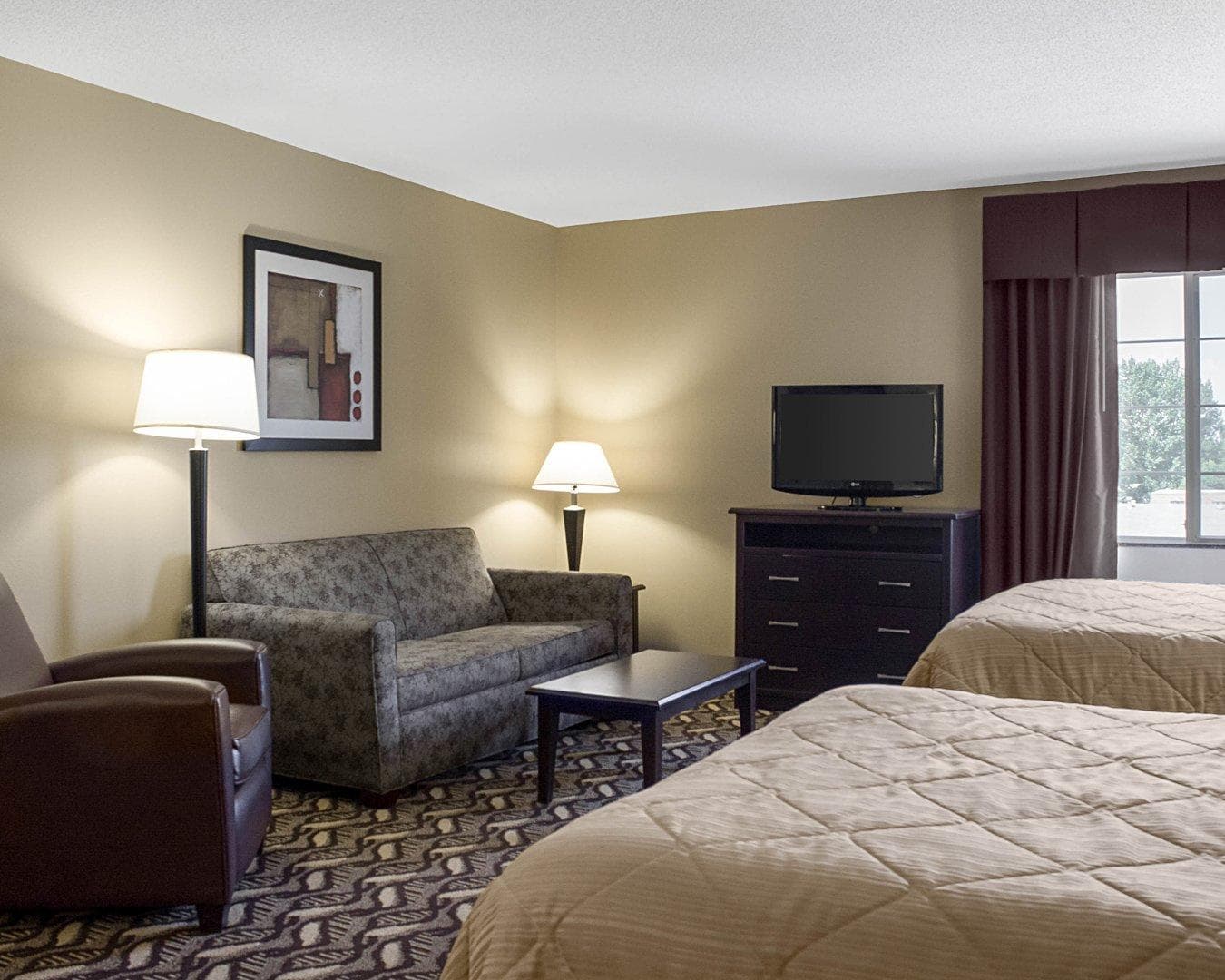 MainStay Suites Bismarck — 7