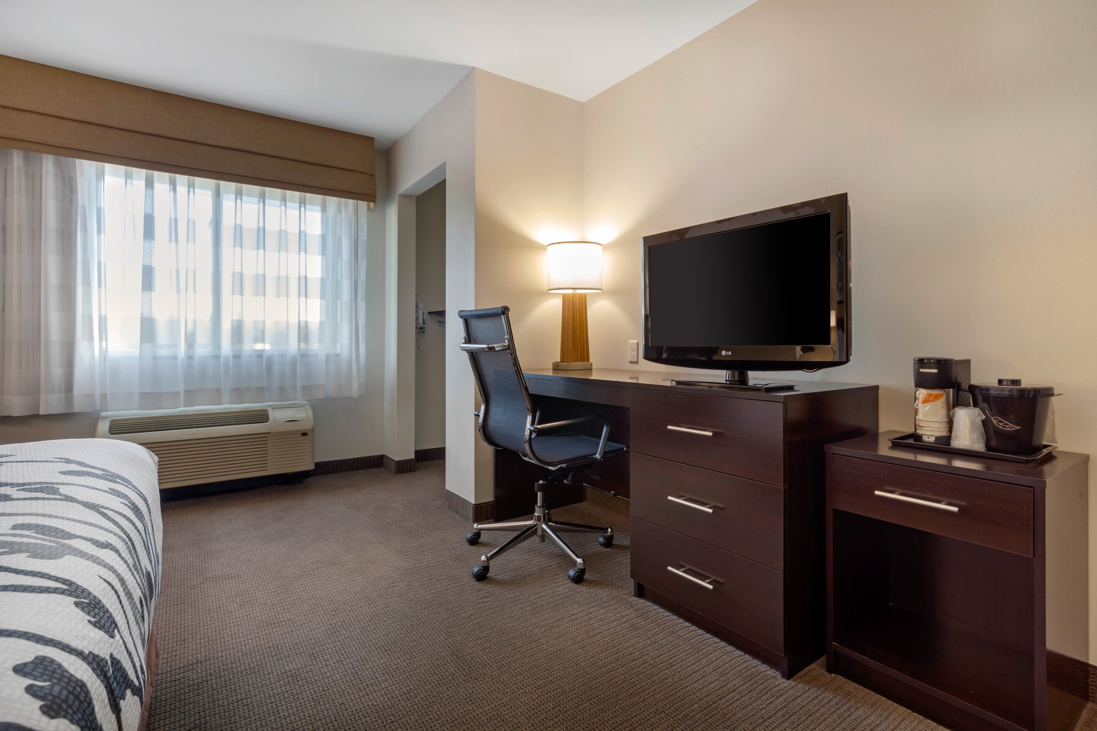 Sleep Inn & Suites Bismarck I-94 - Image 3