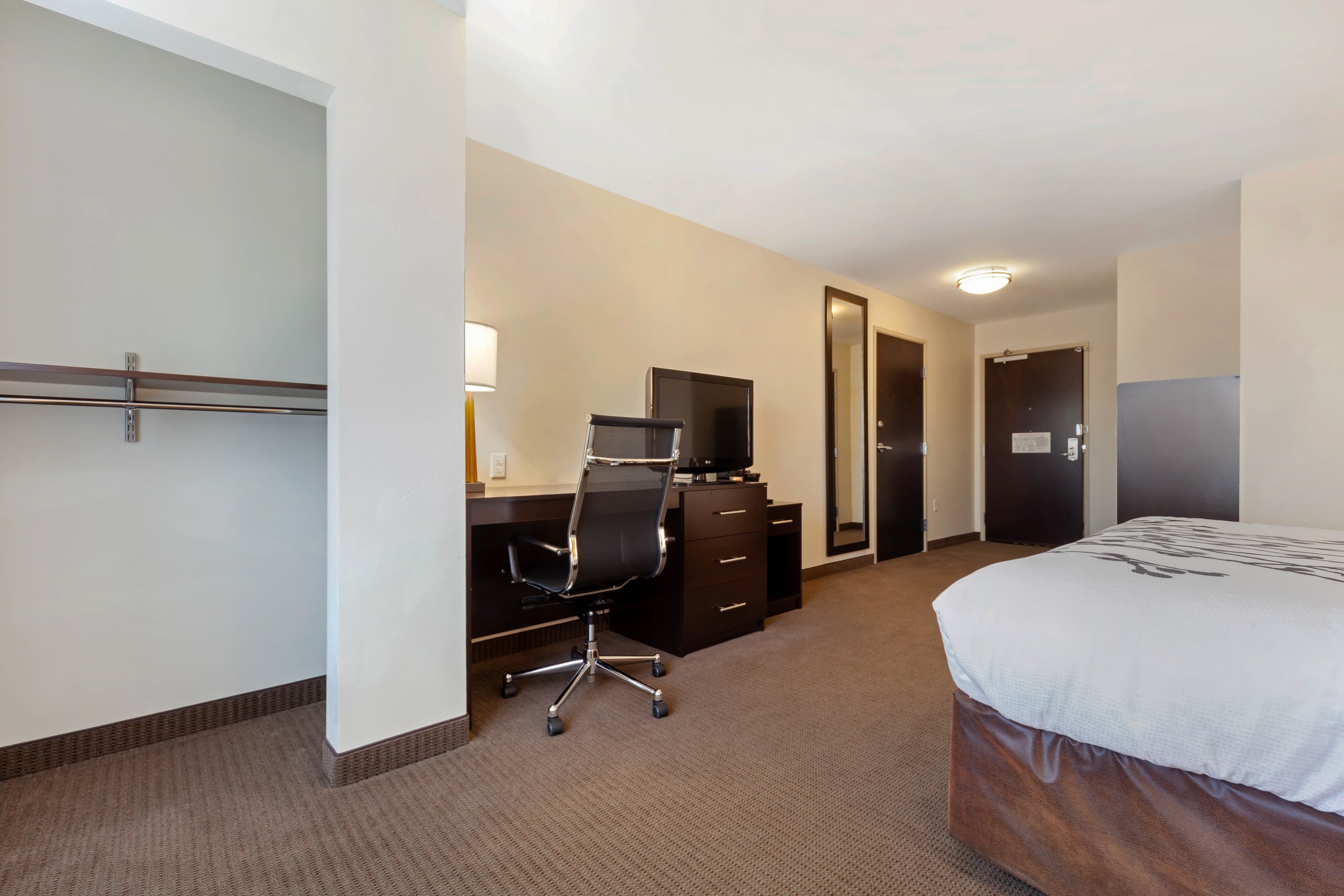 Sleep Inn & Suites Bismarck I-94 - Image 5