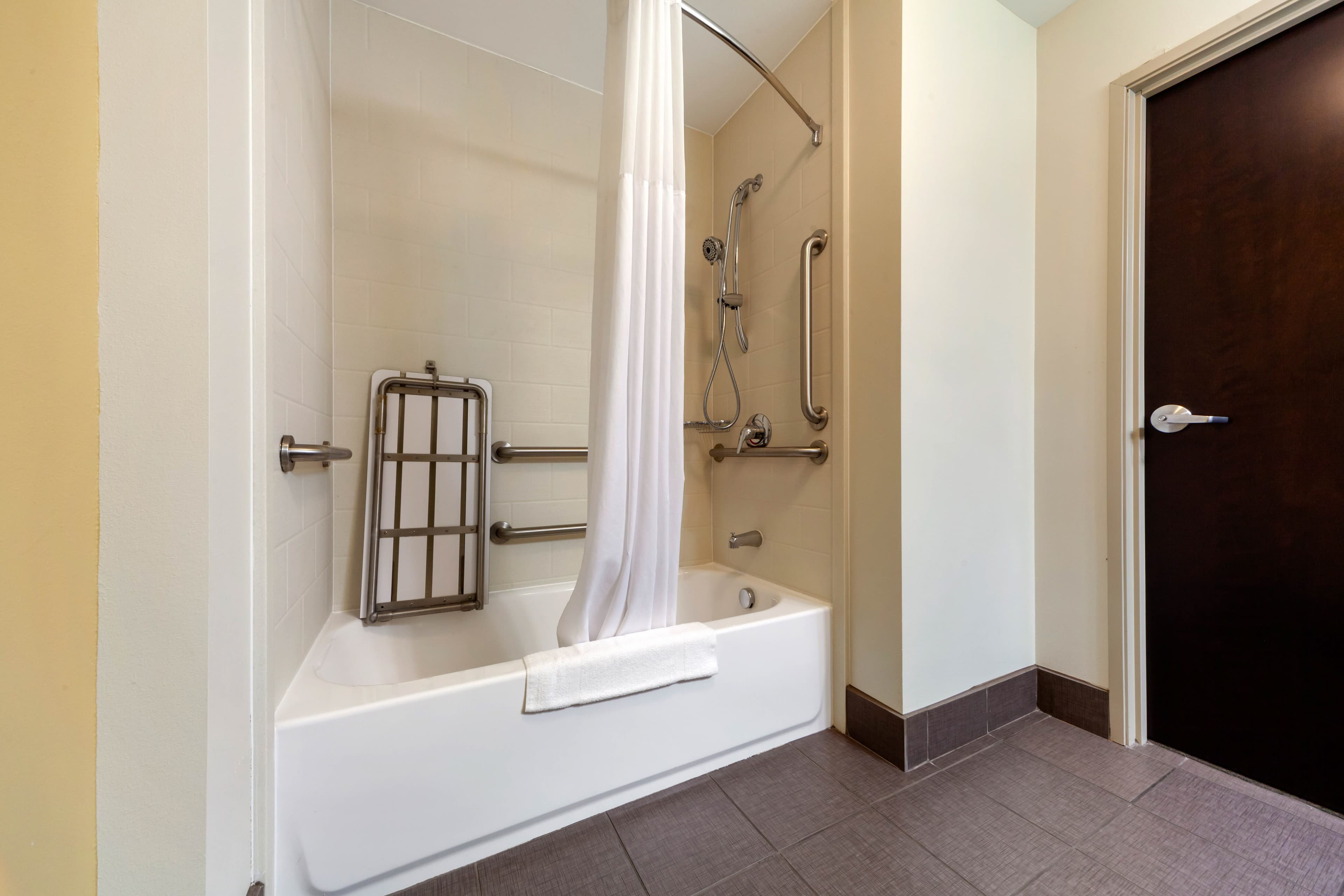 Sleep Inn & Suites Bismarck I-94 — 7