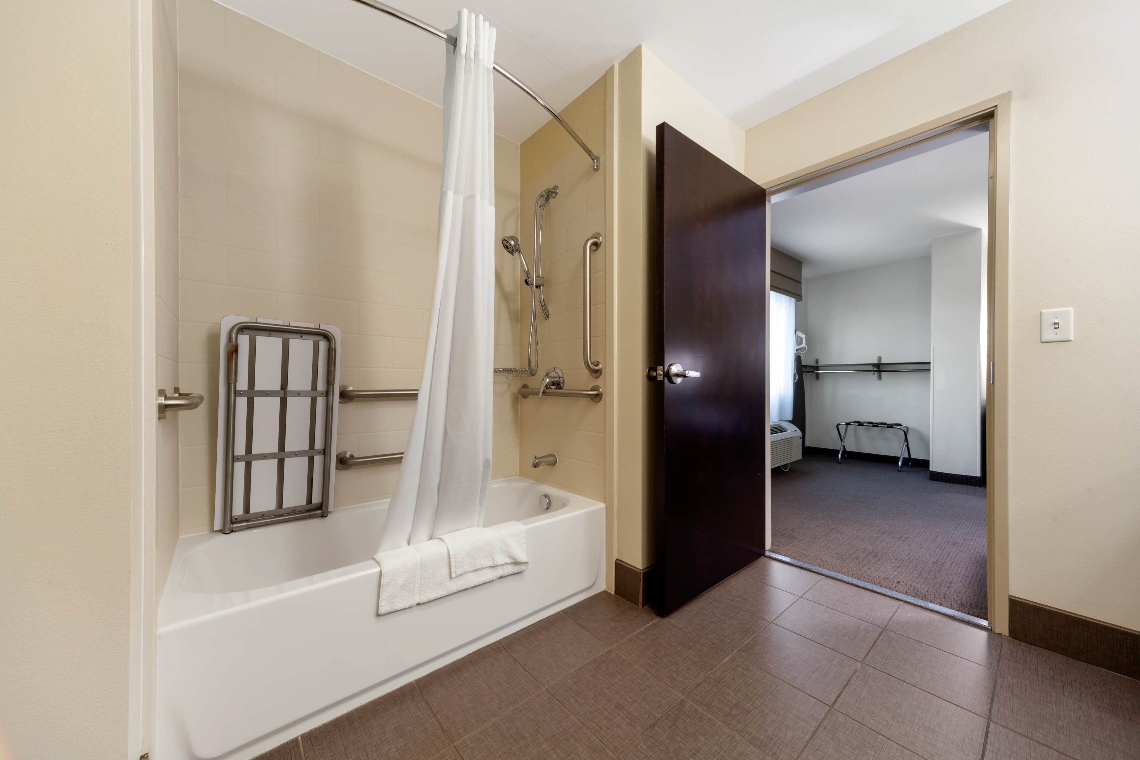 Sleep Inn & Suites Bismarck I-94 — 41