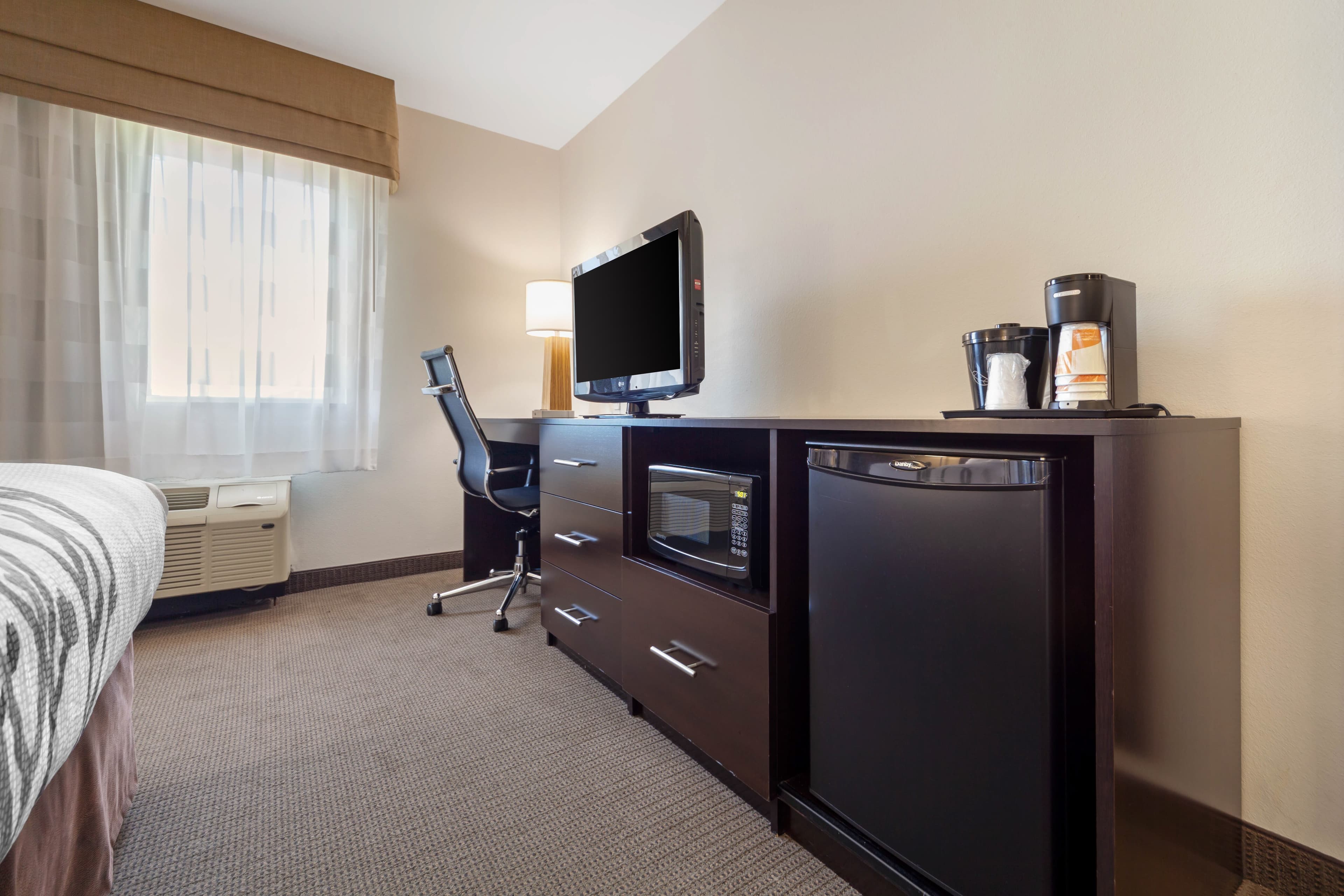 Sleep Inn & Suites Bismarck I-94 — 16