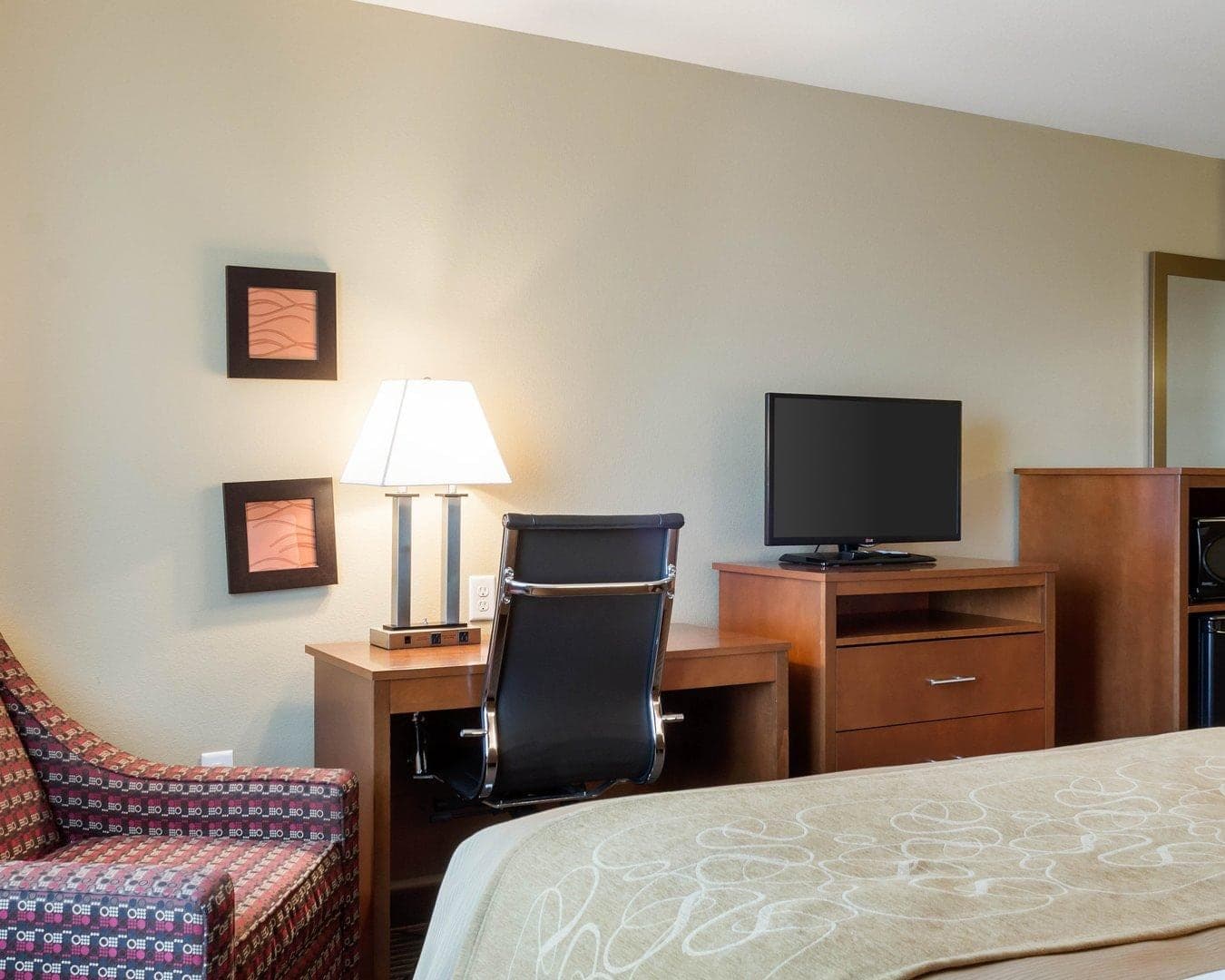 Comfort Inn & Suites Watford City — 7