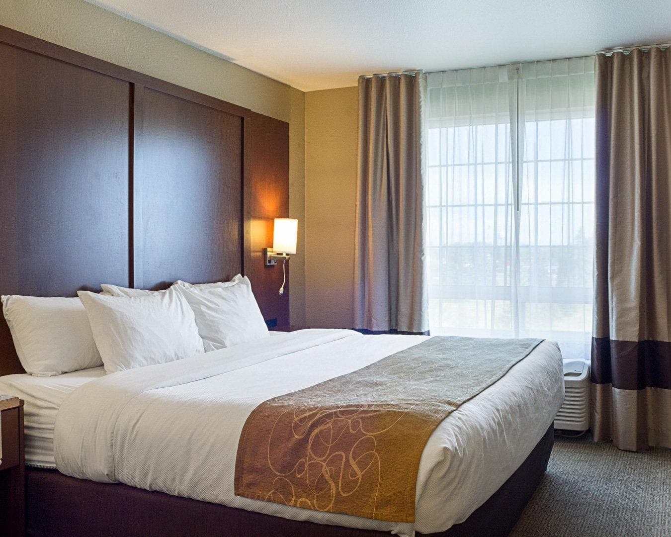 Comfort Suites Minot South - Image 2
