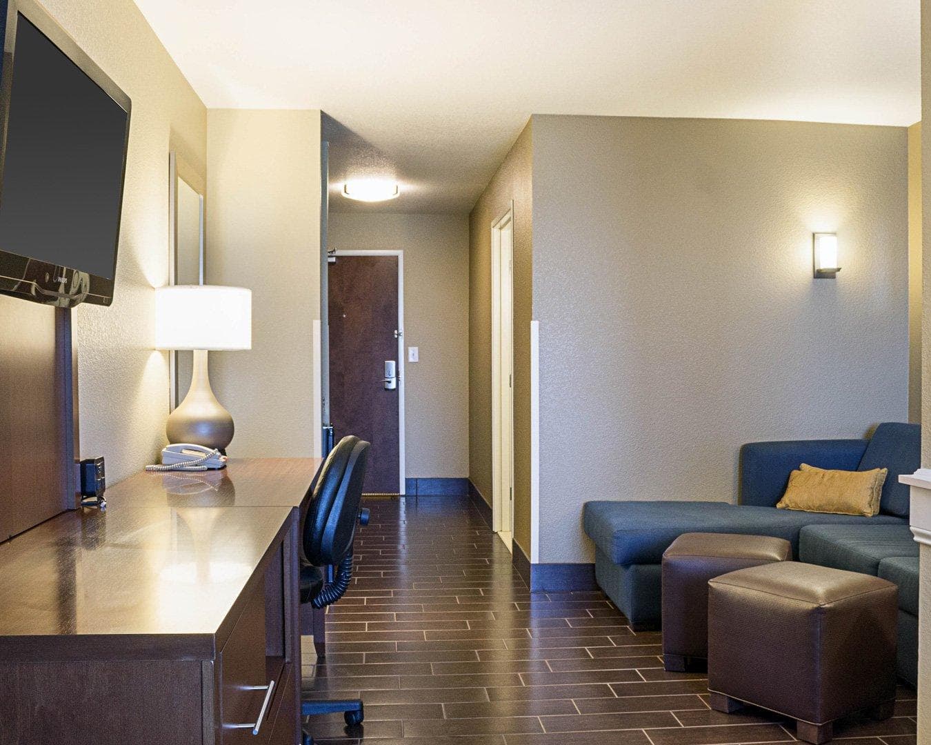 Comfort Suites Minot South — 7