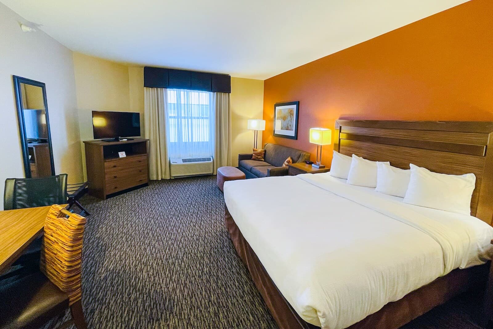 MainStay Suites Watford City - Event Center - Image 3