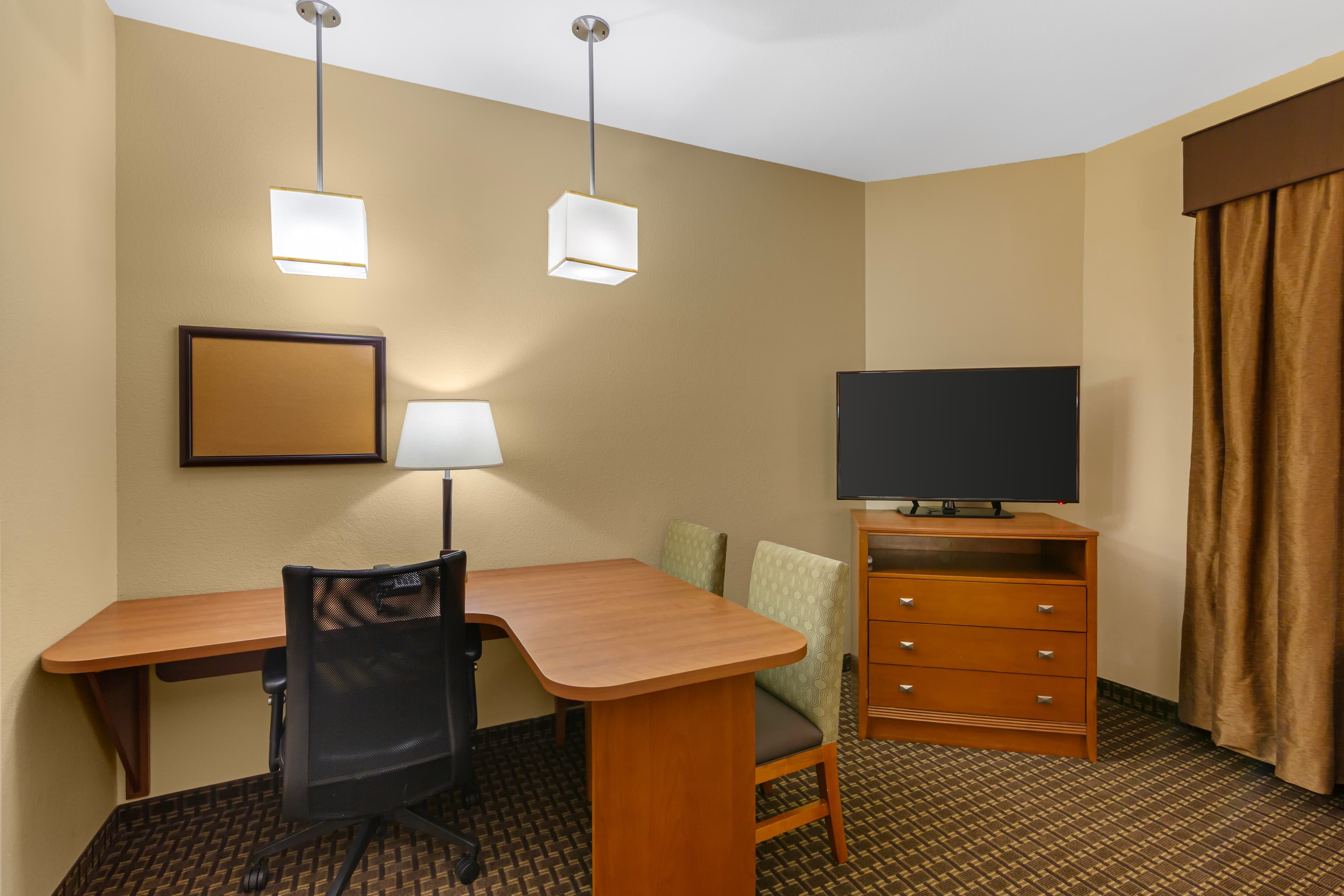 MainStay Suites Tioga — 13