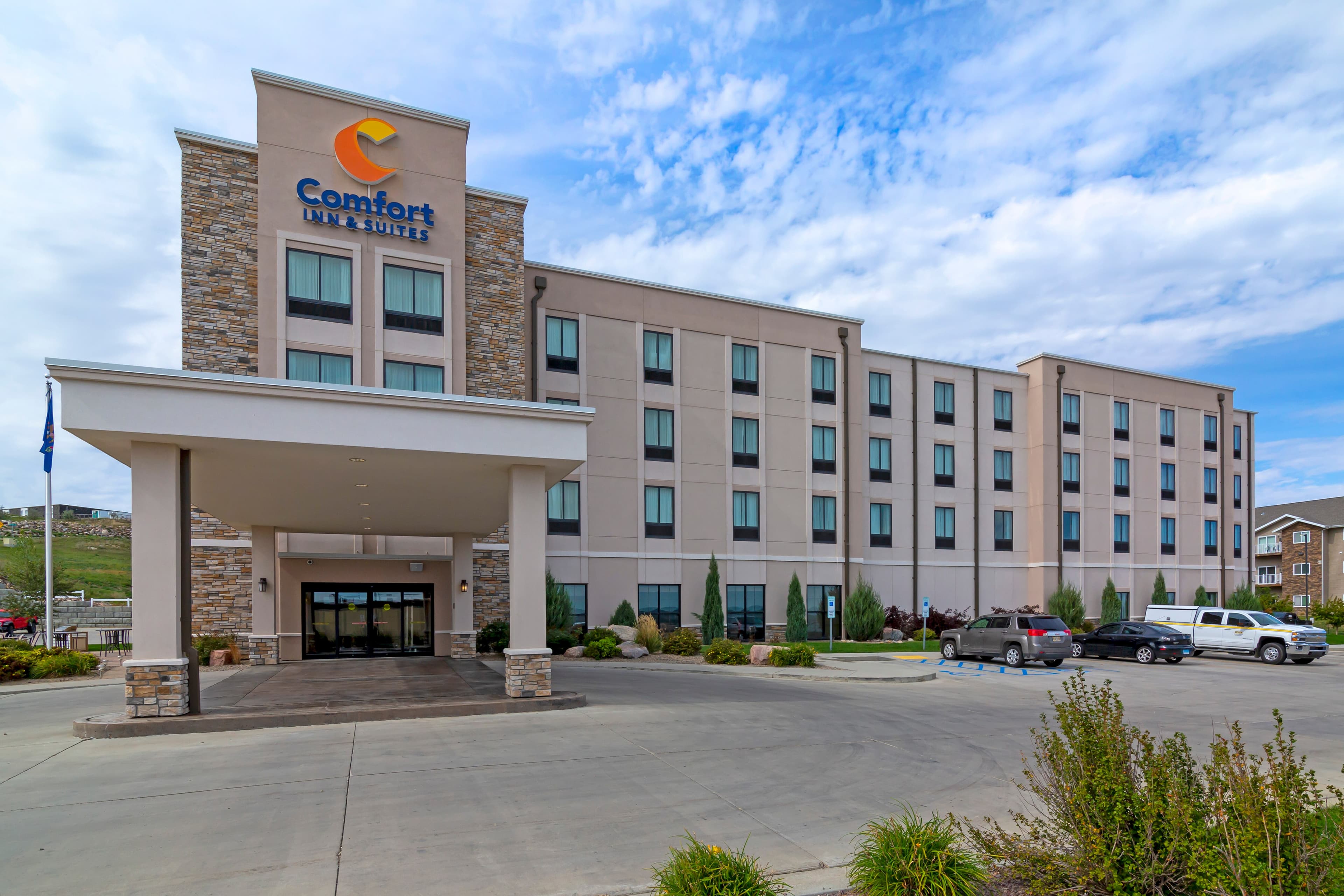 Comfort Inn & Suites Mandan - Bismarck - Image 1