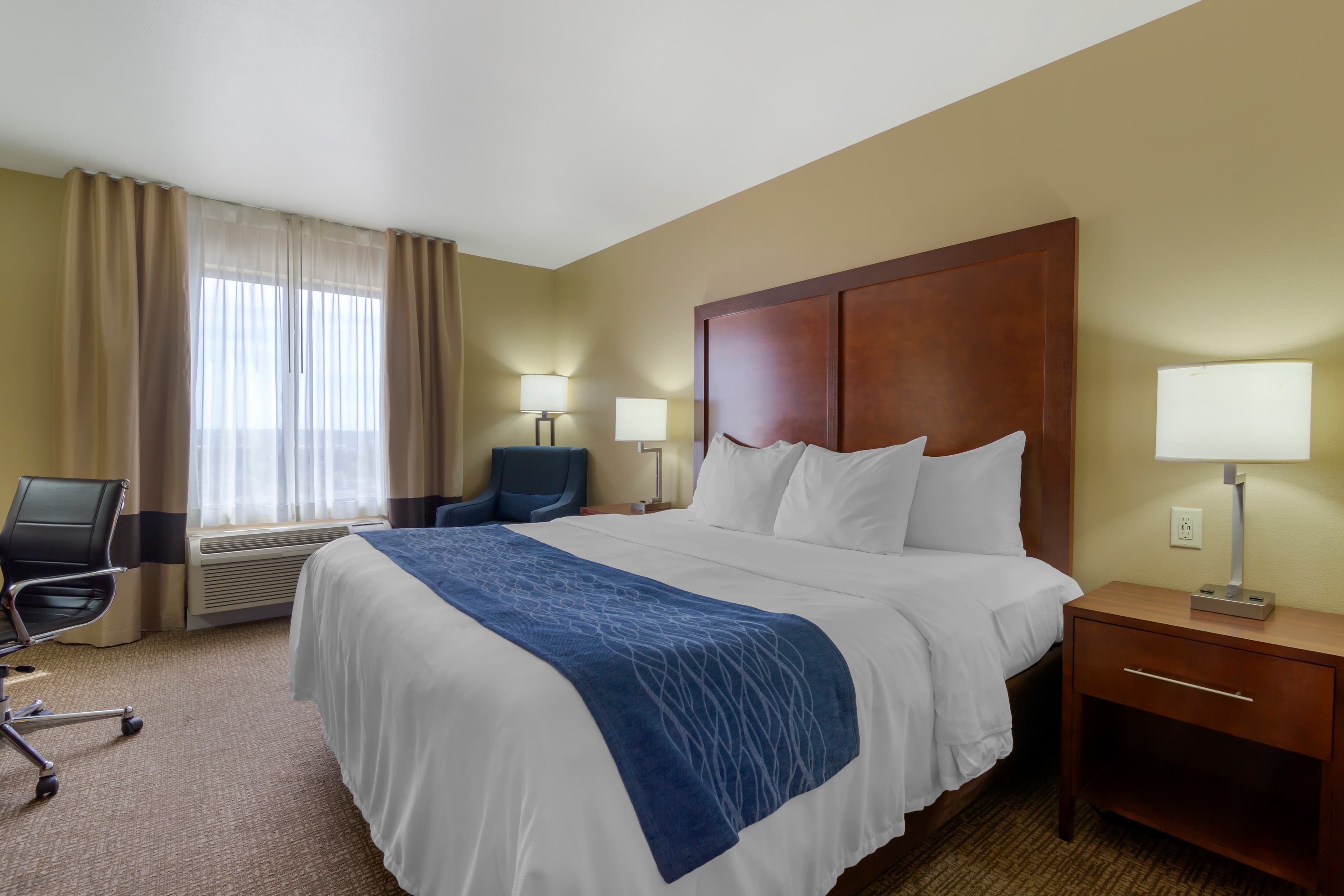 Comfort Inn & Suites Mandan - Bismarck — 10