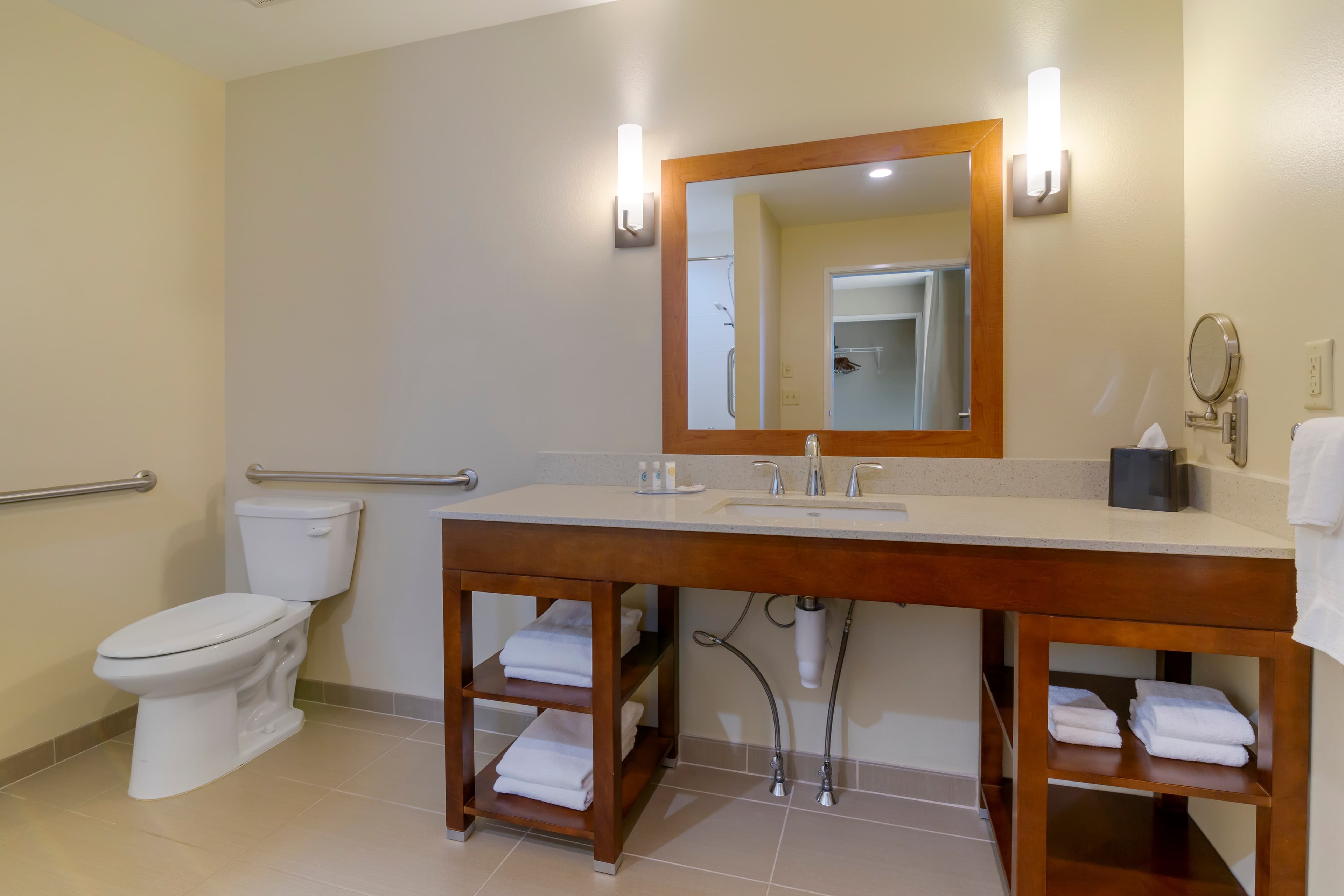 Comfort Inn & Suites Mandan - Bismarck — 21