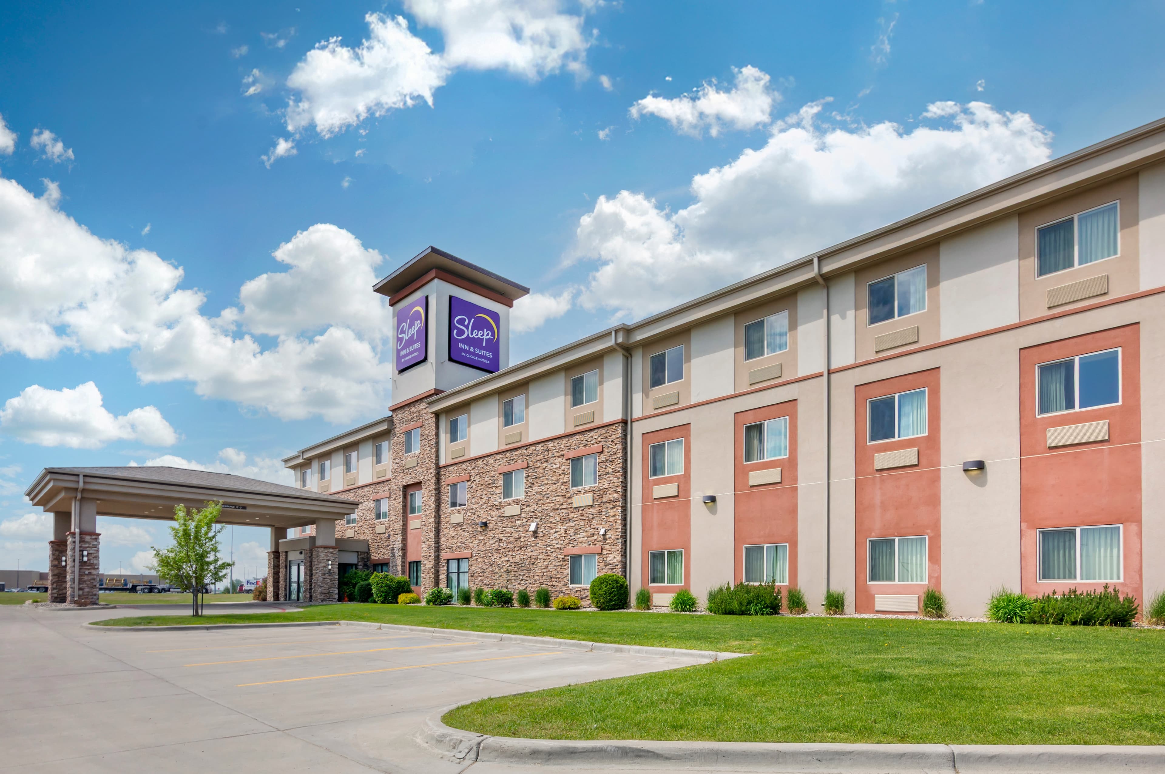 Sleep Inn & Suites Devils Lake - Image 1