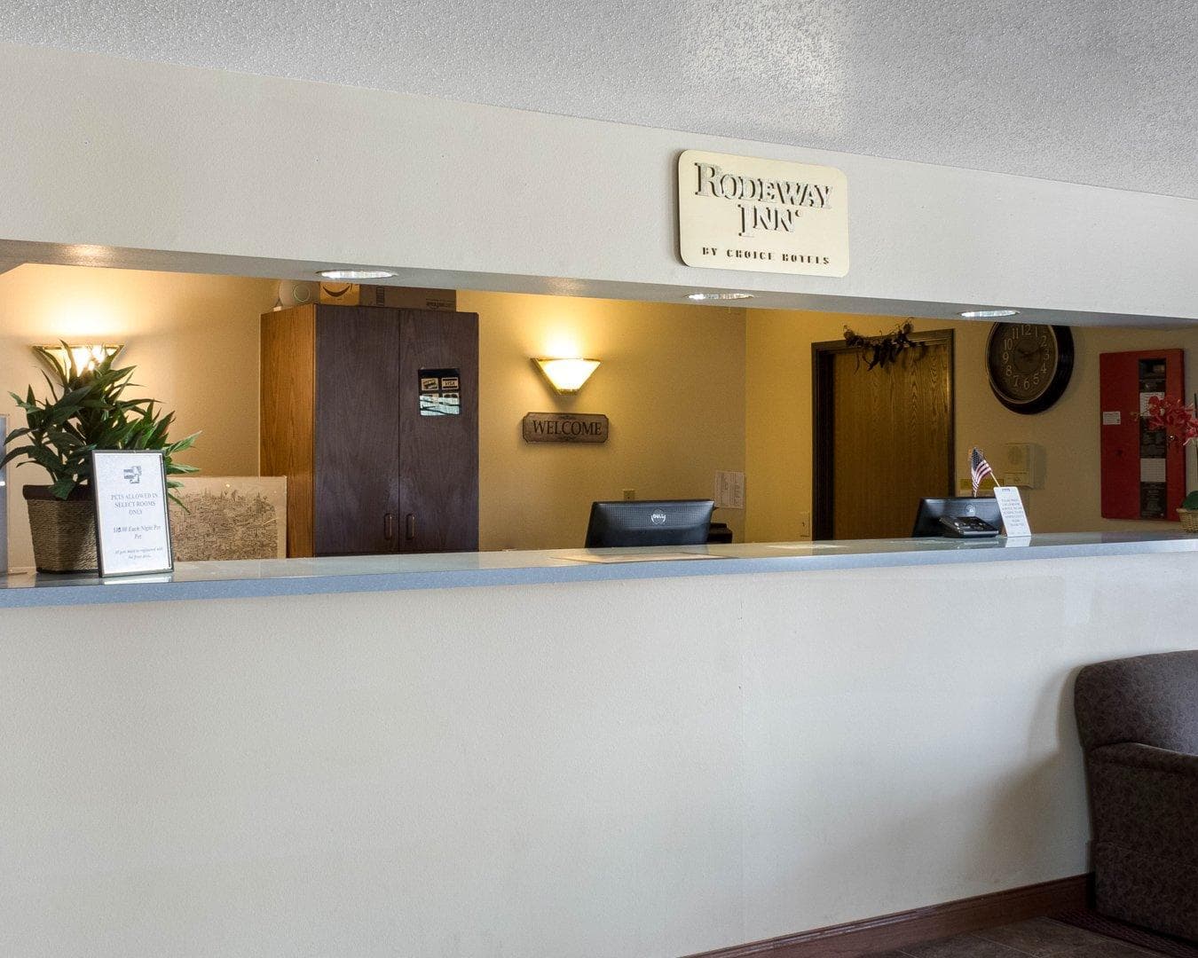 Rodeway Inn West Fargo Main Ave. - Image 1