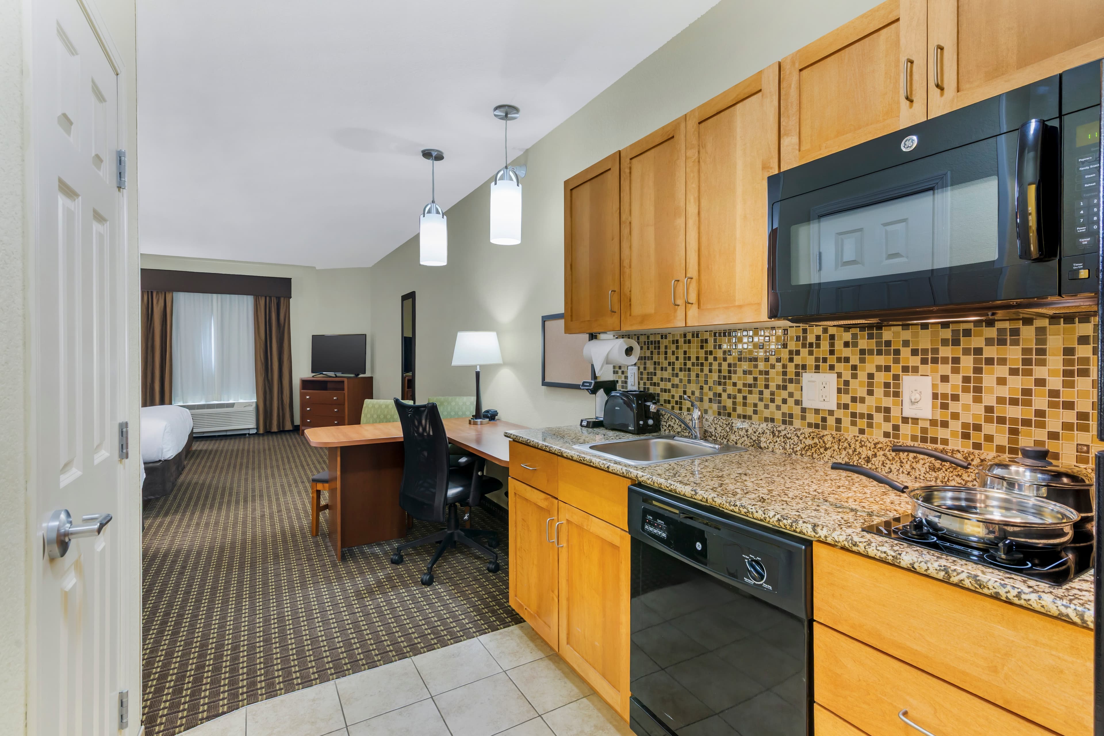 MainStay Suites Stanley — 19
