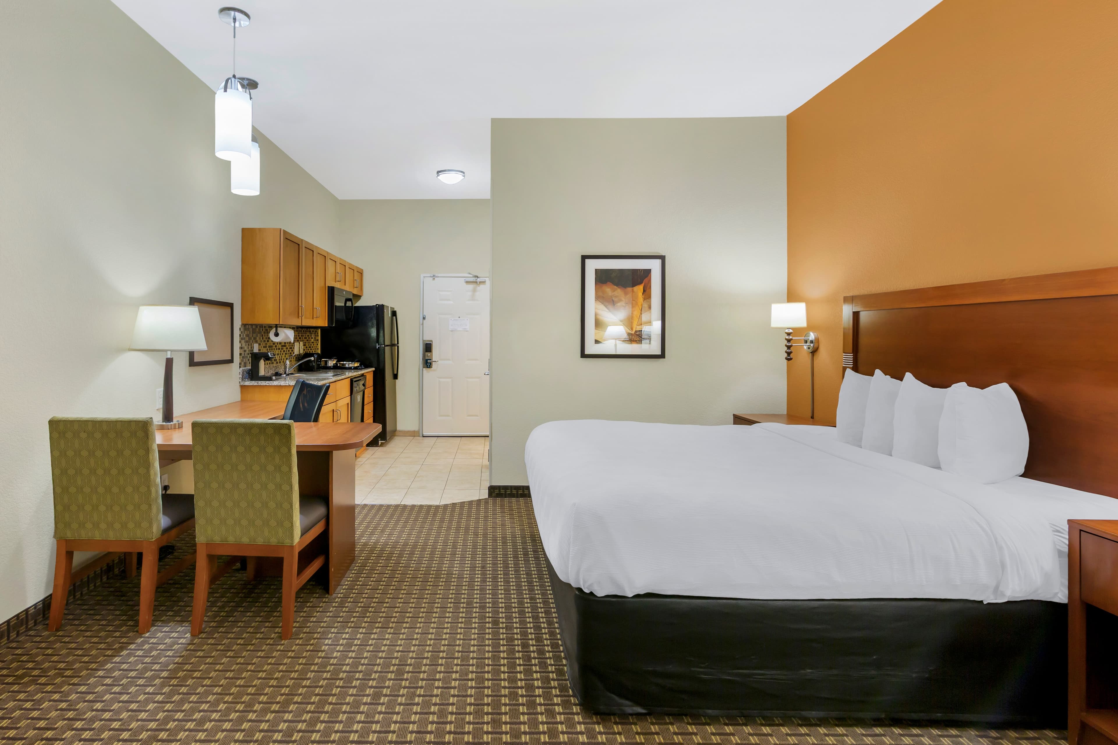 MainStay Suites Stanley — 11