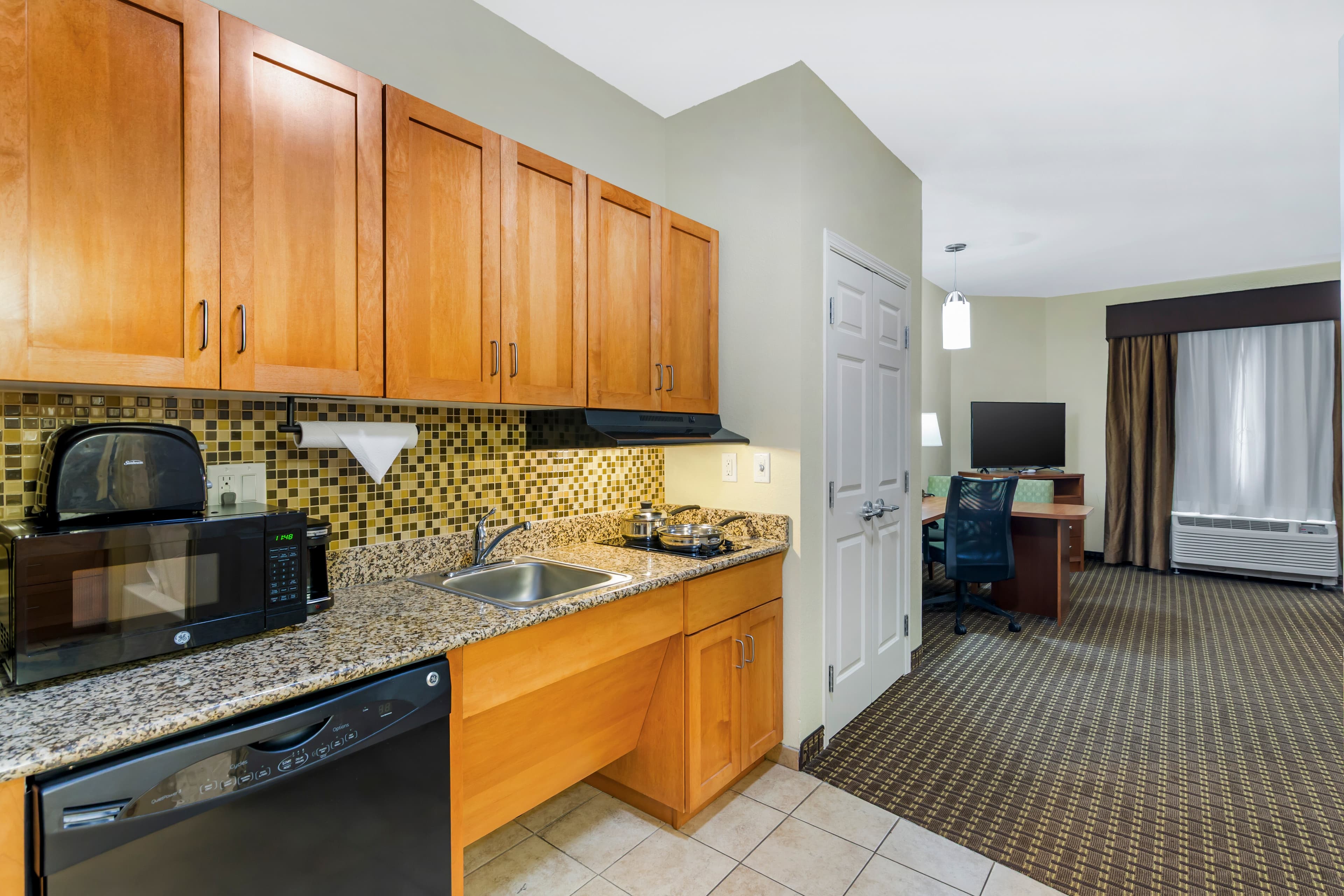 MainStay Suites Stanley - Image 4