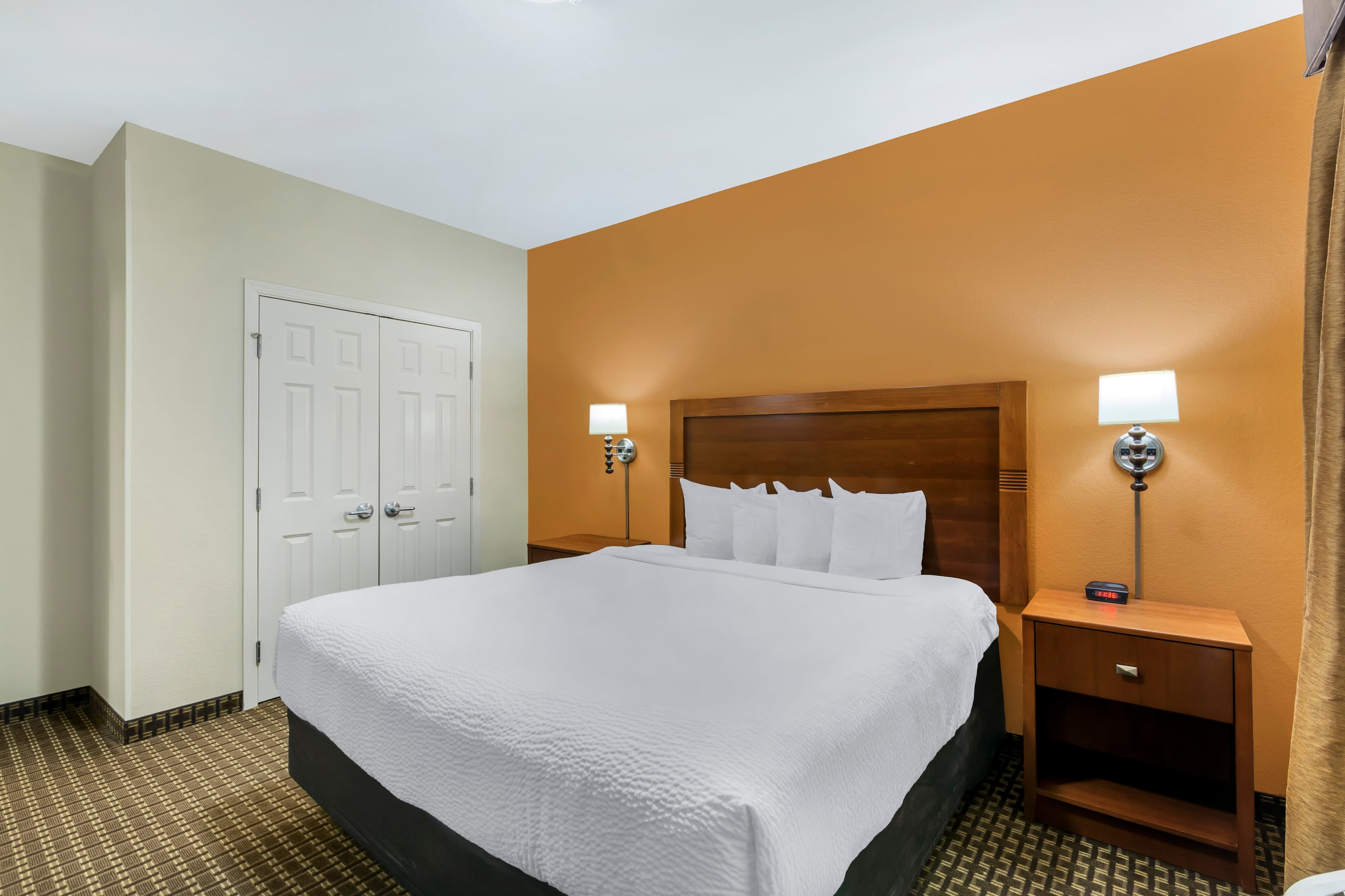 MainStay Suites Stanley — 25