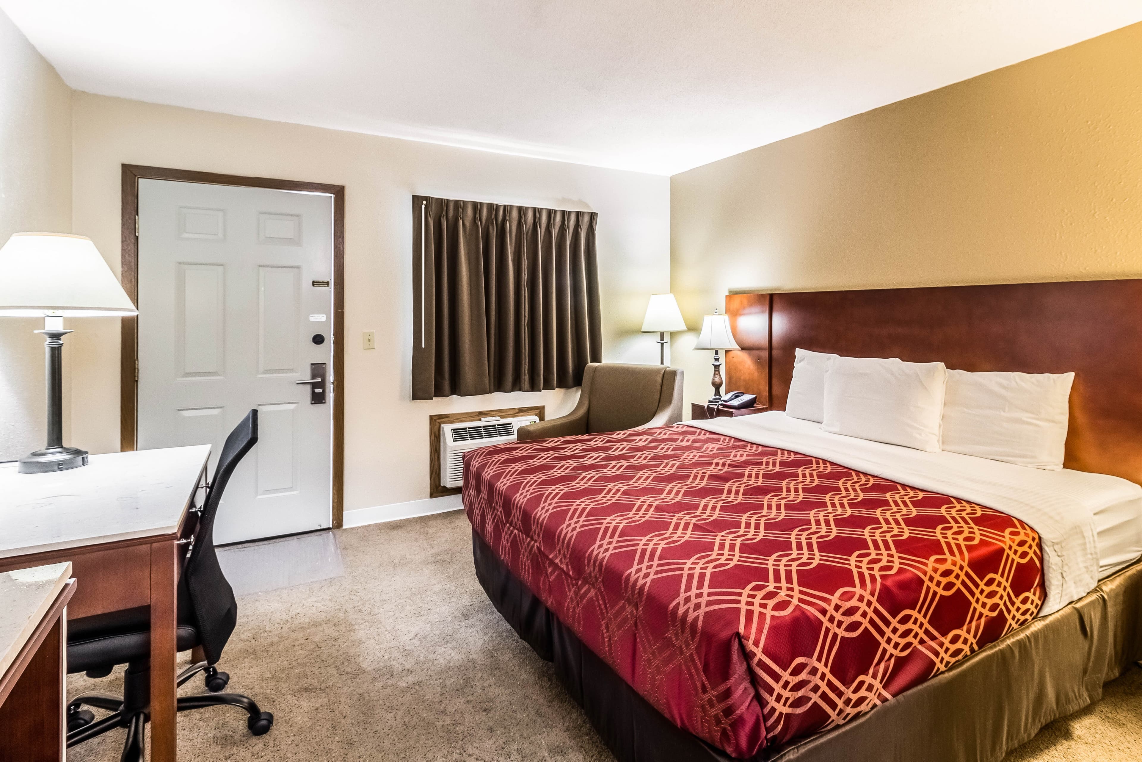 Econo Lodge Valley City — 12