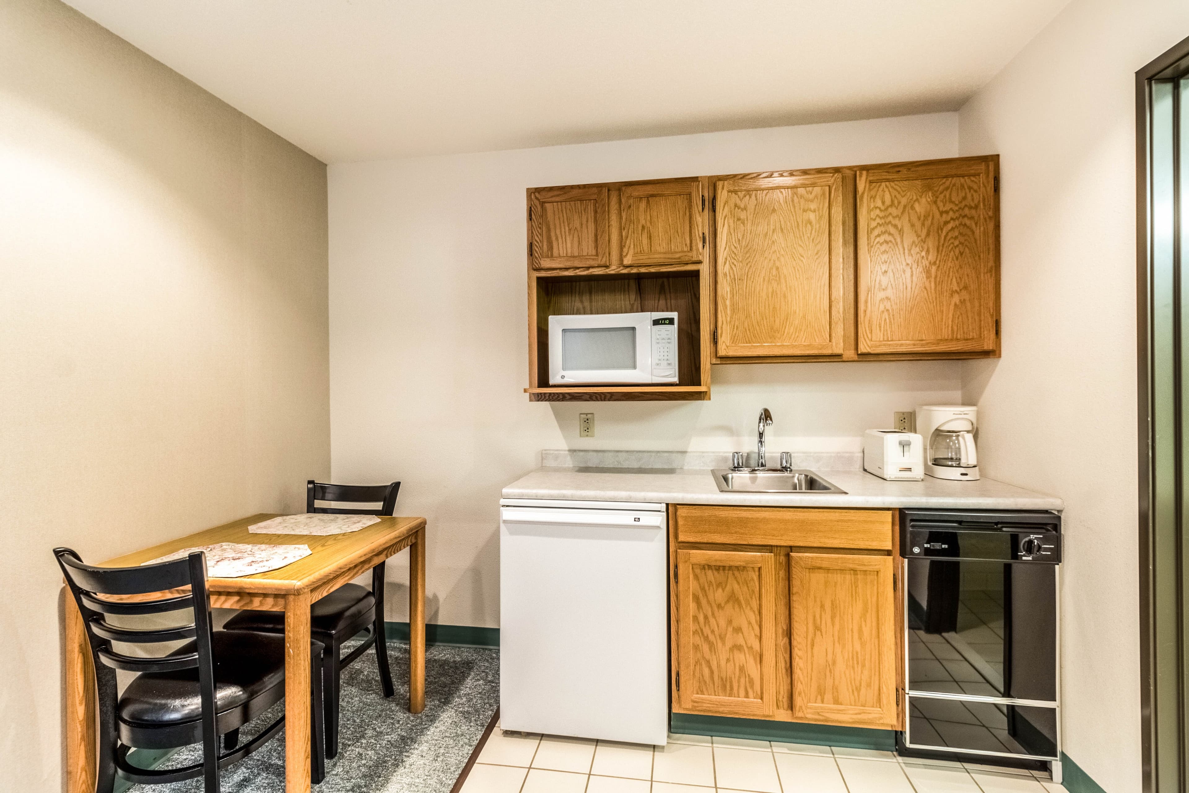 Econo Lodge Valley City — 24