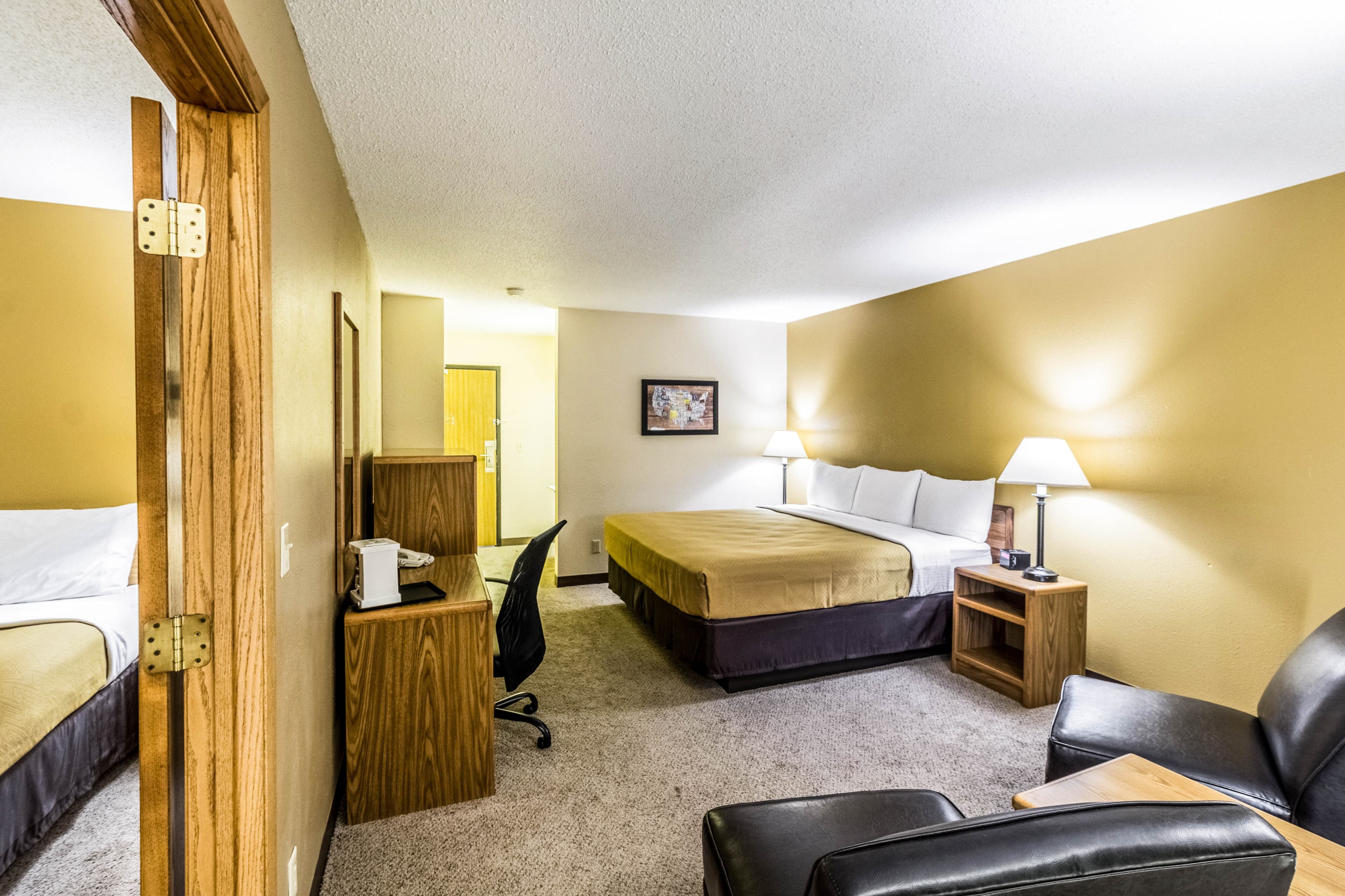 Econo Lodge Valley City — 28