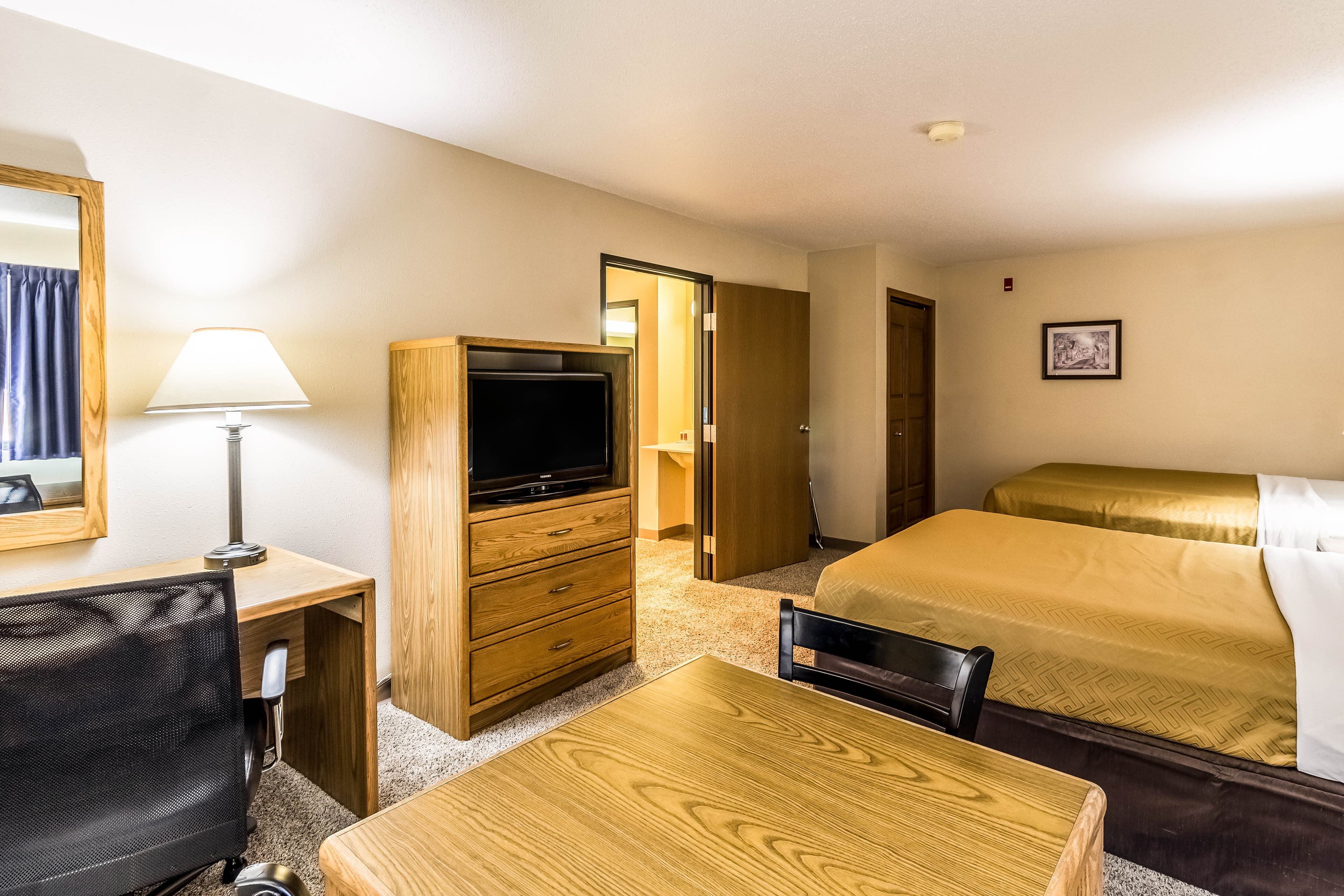 Econo Lodge Valley City — 31
