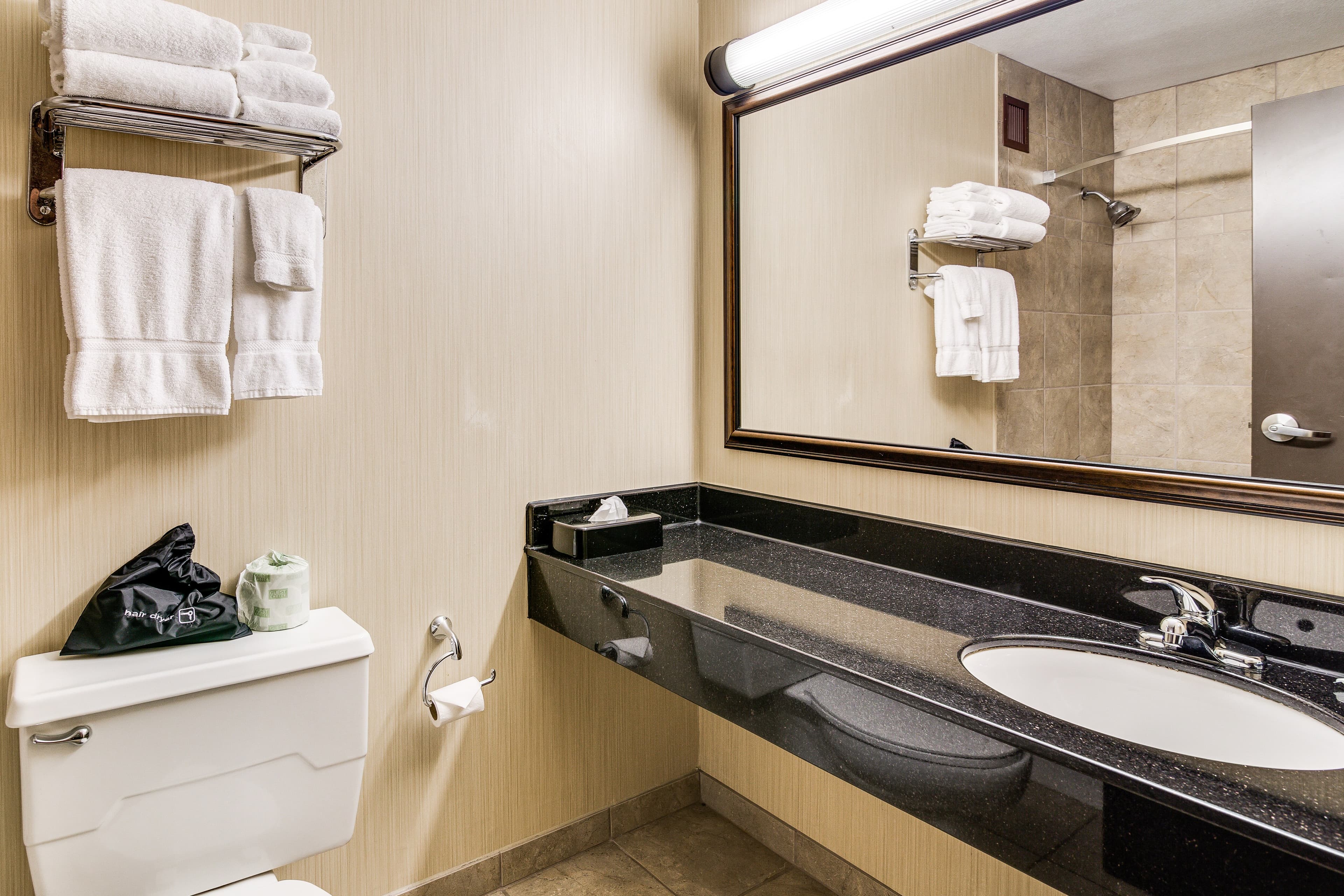Clarion Hotel Convention Center - Image 5