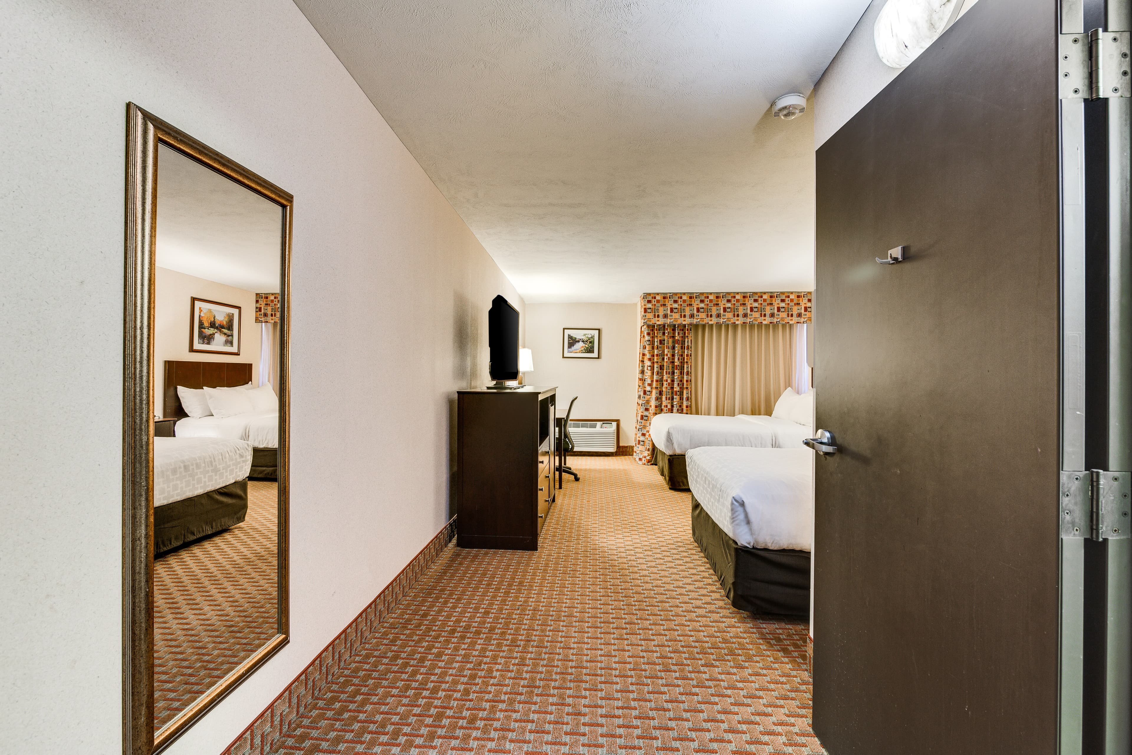 Clarion Hotel Convention Center — 8