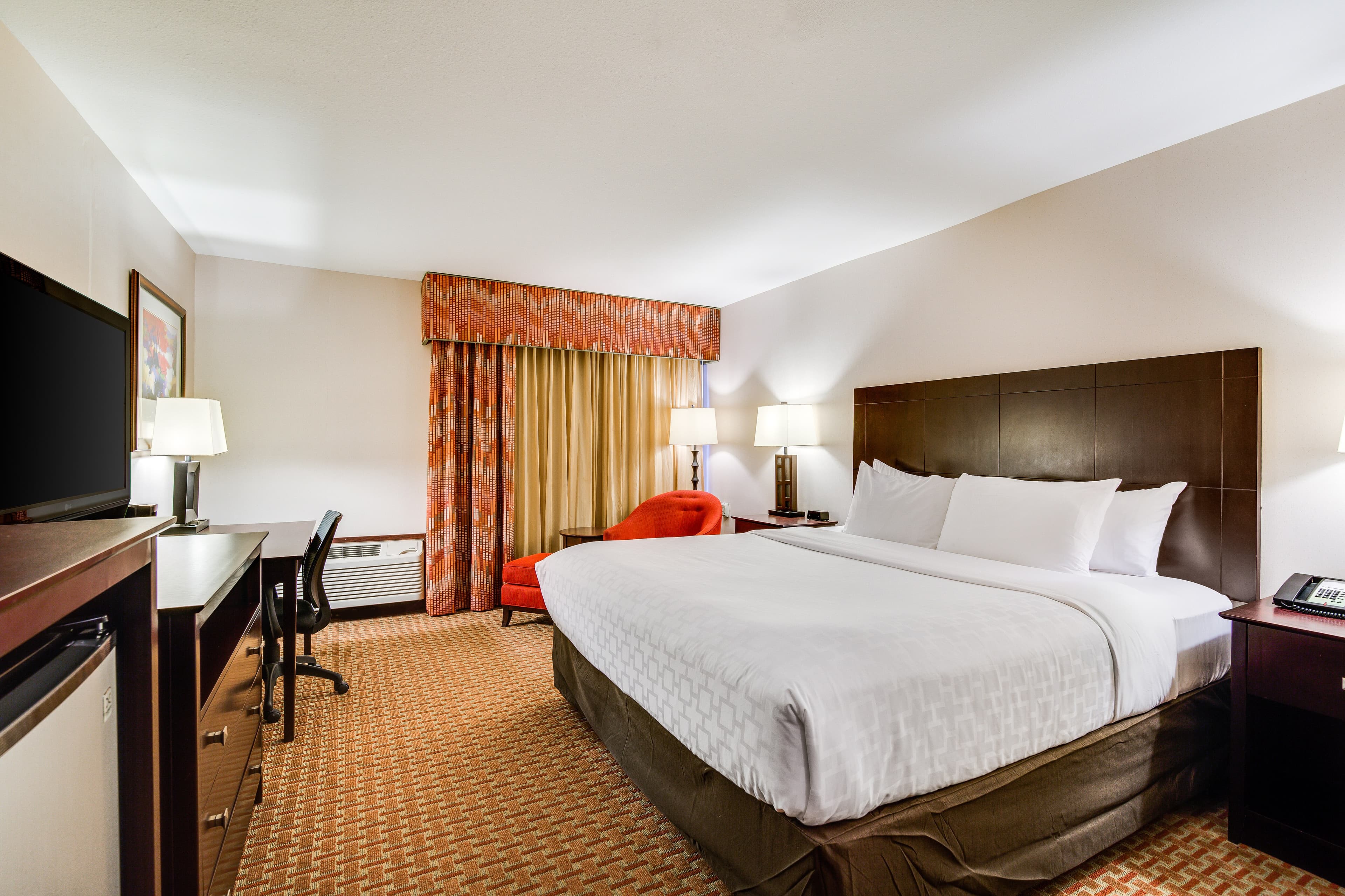 Clarion Hotel Convention Center - Image 1