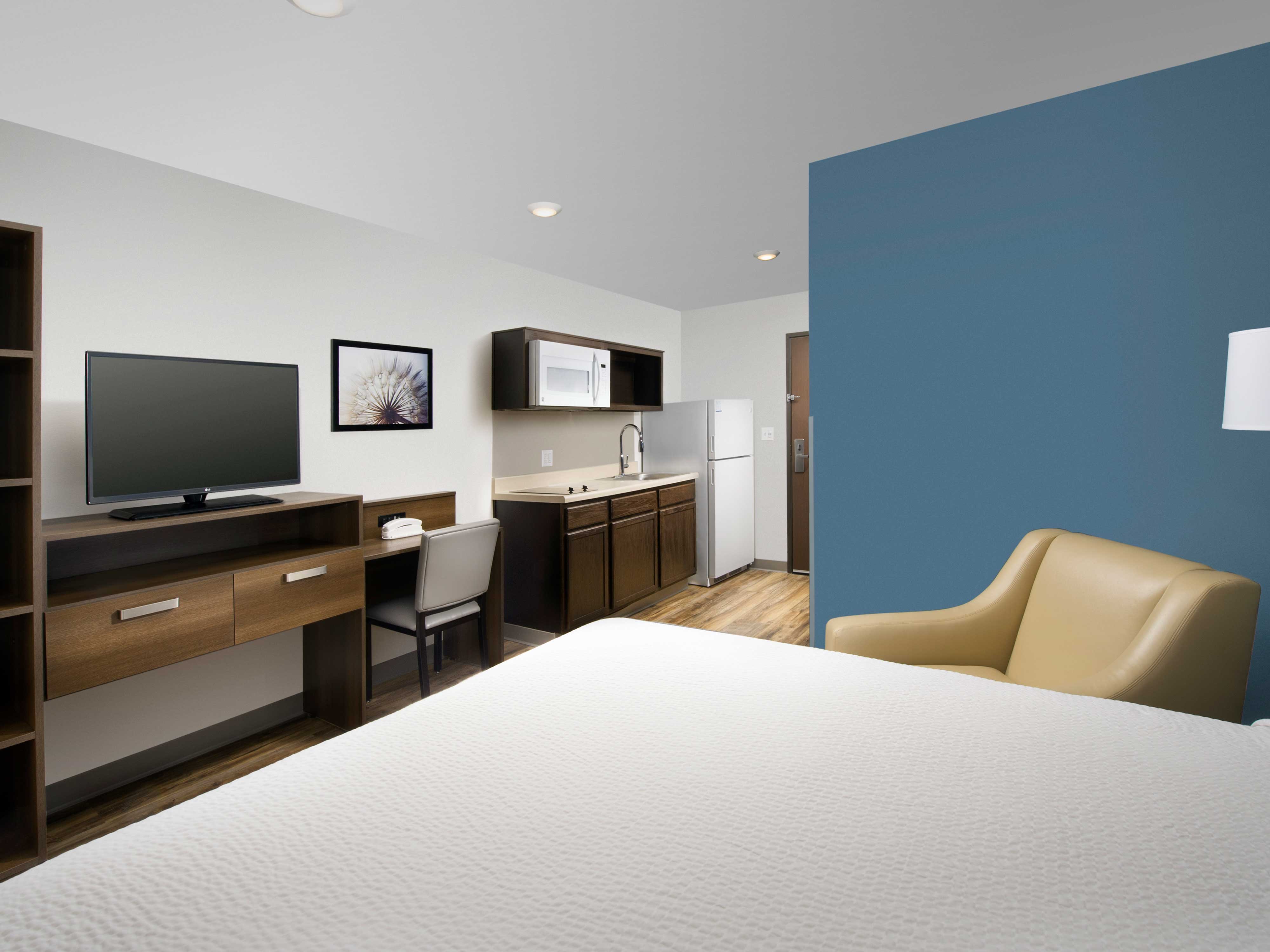 Suburban Studios Watford City - Image 2