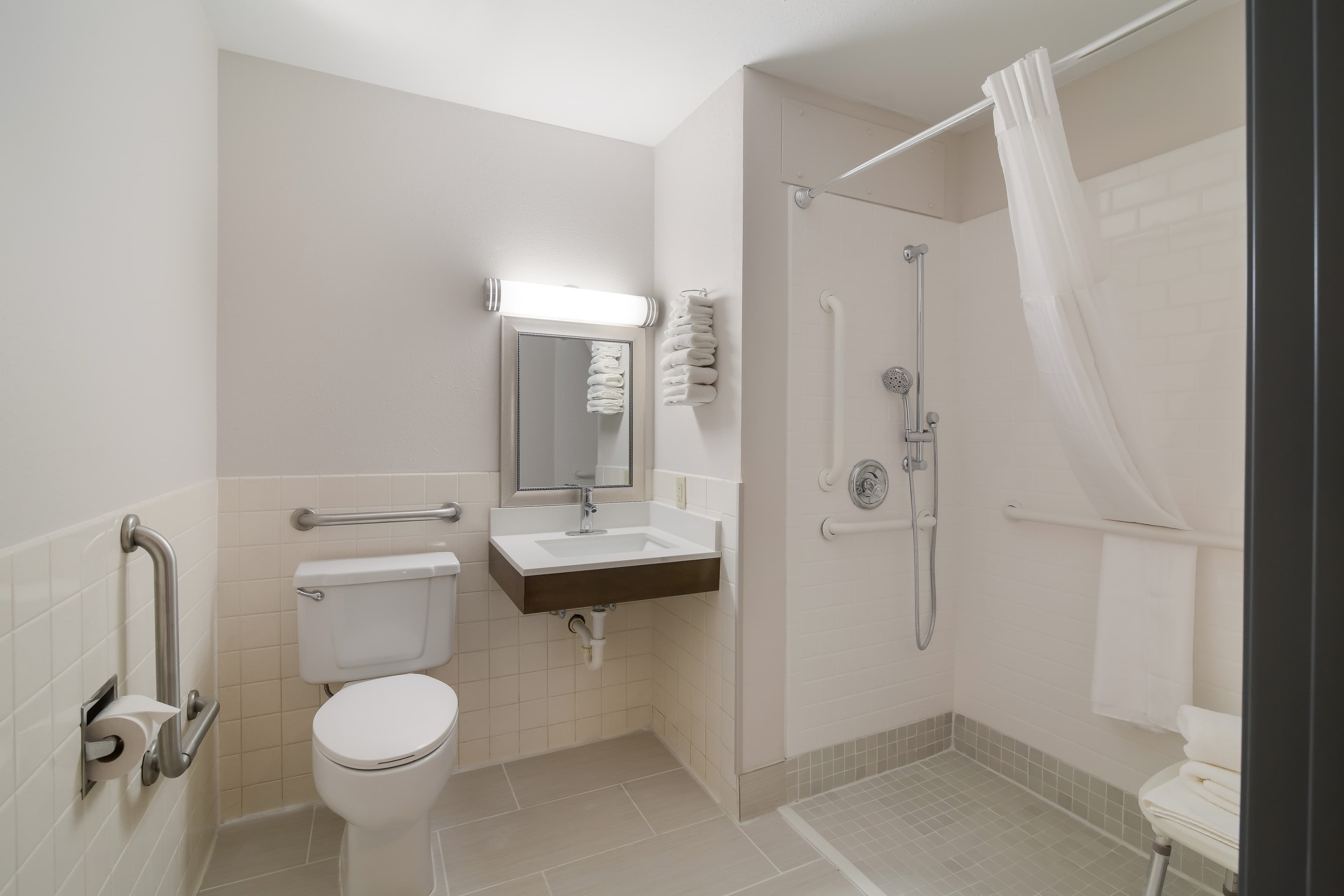Econo Lodge Williston — 15