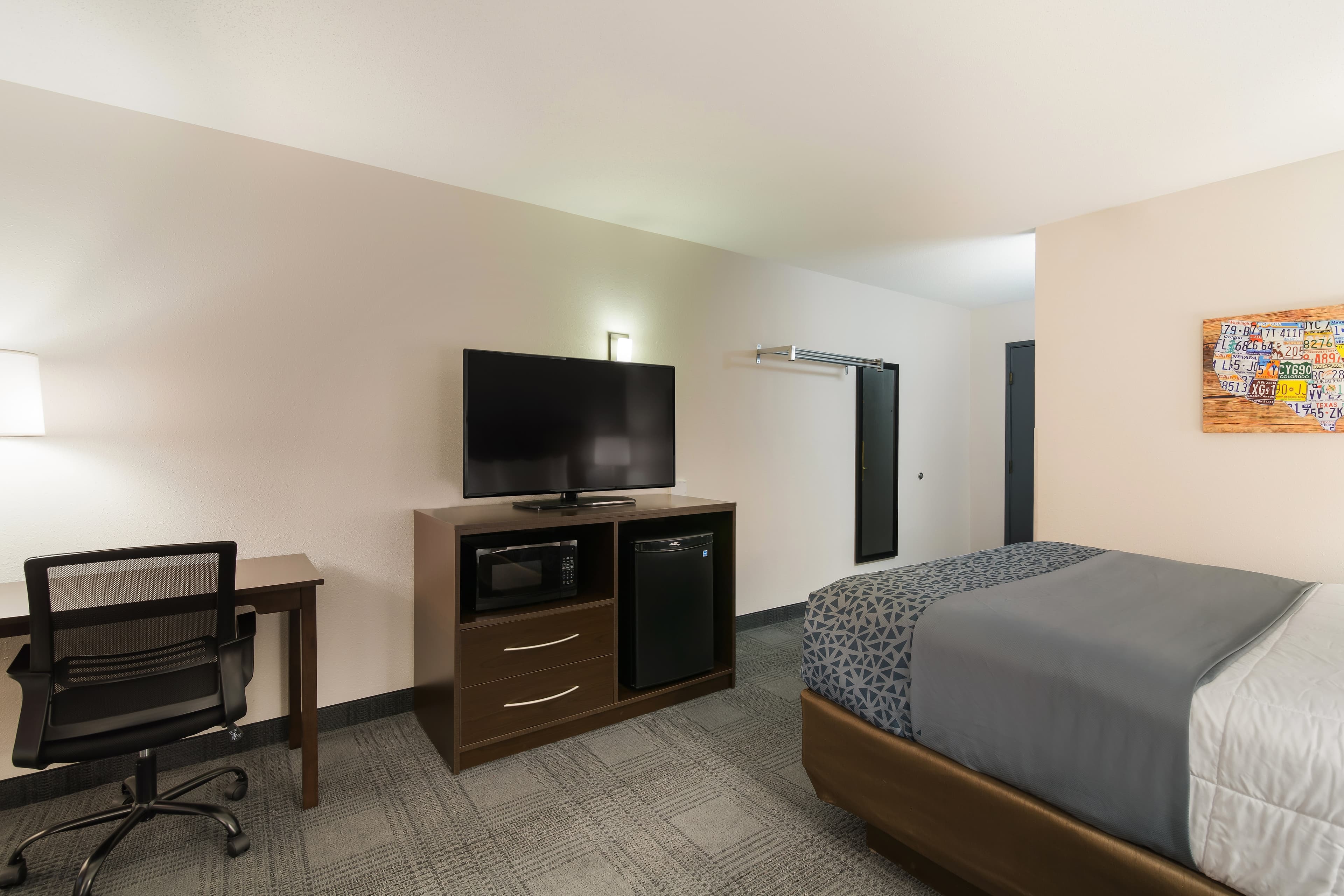 Econo Lodge Williston — 10