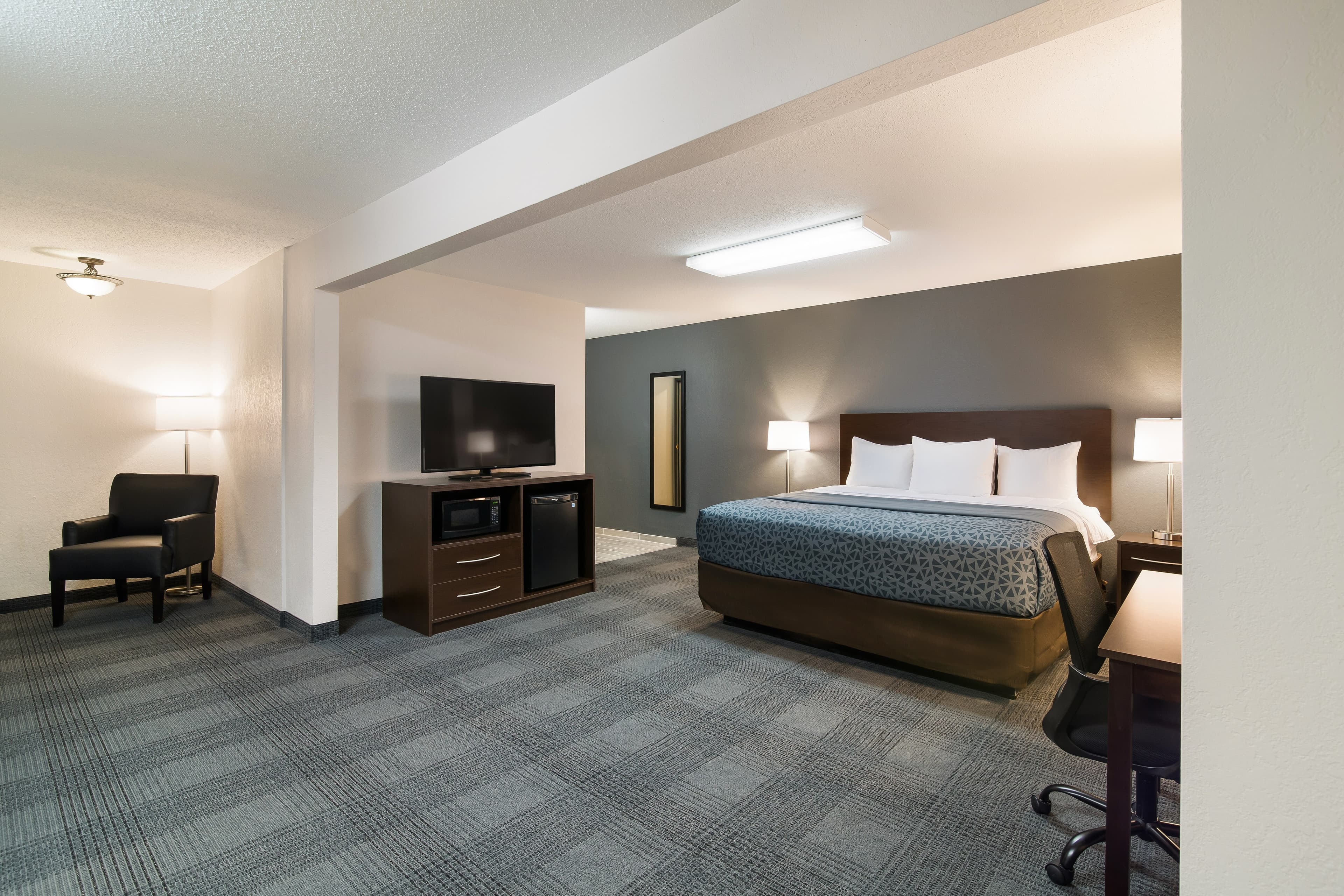Econo Lodge Williston — 16