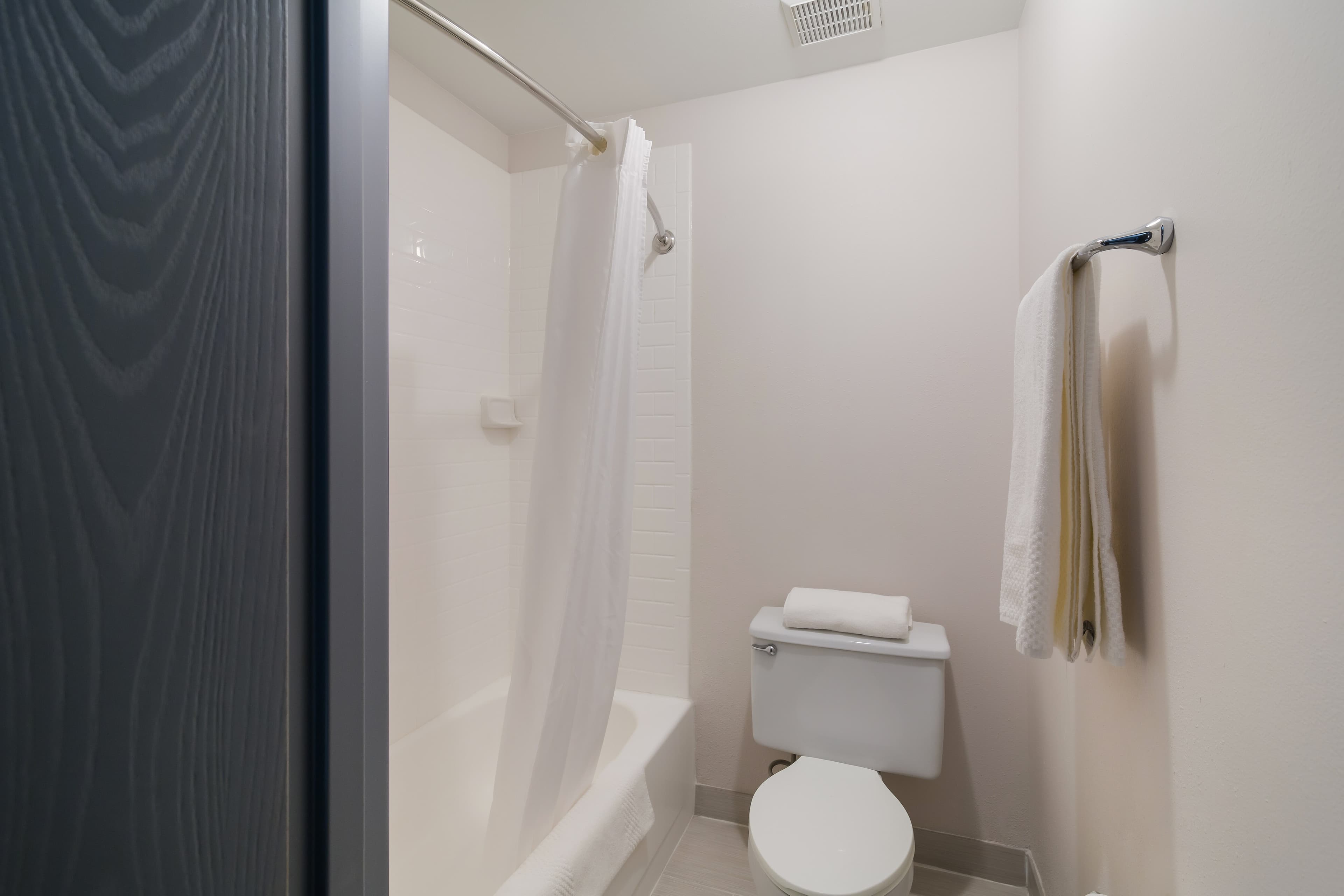 Econo Lodge Williston — 18