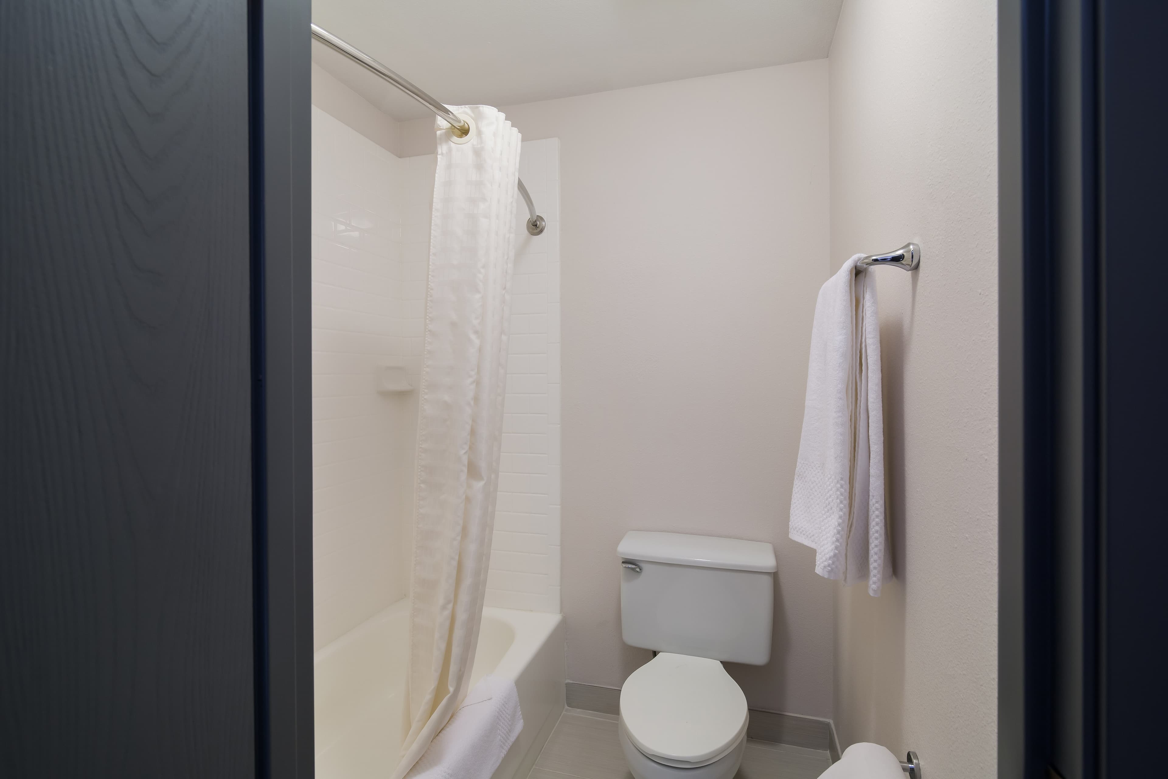 Econo Lodge Williston — 6