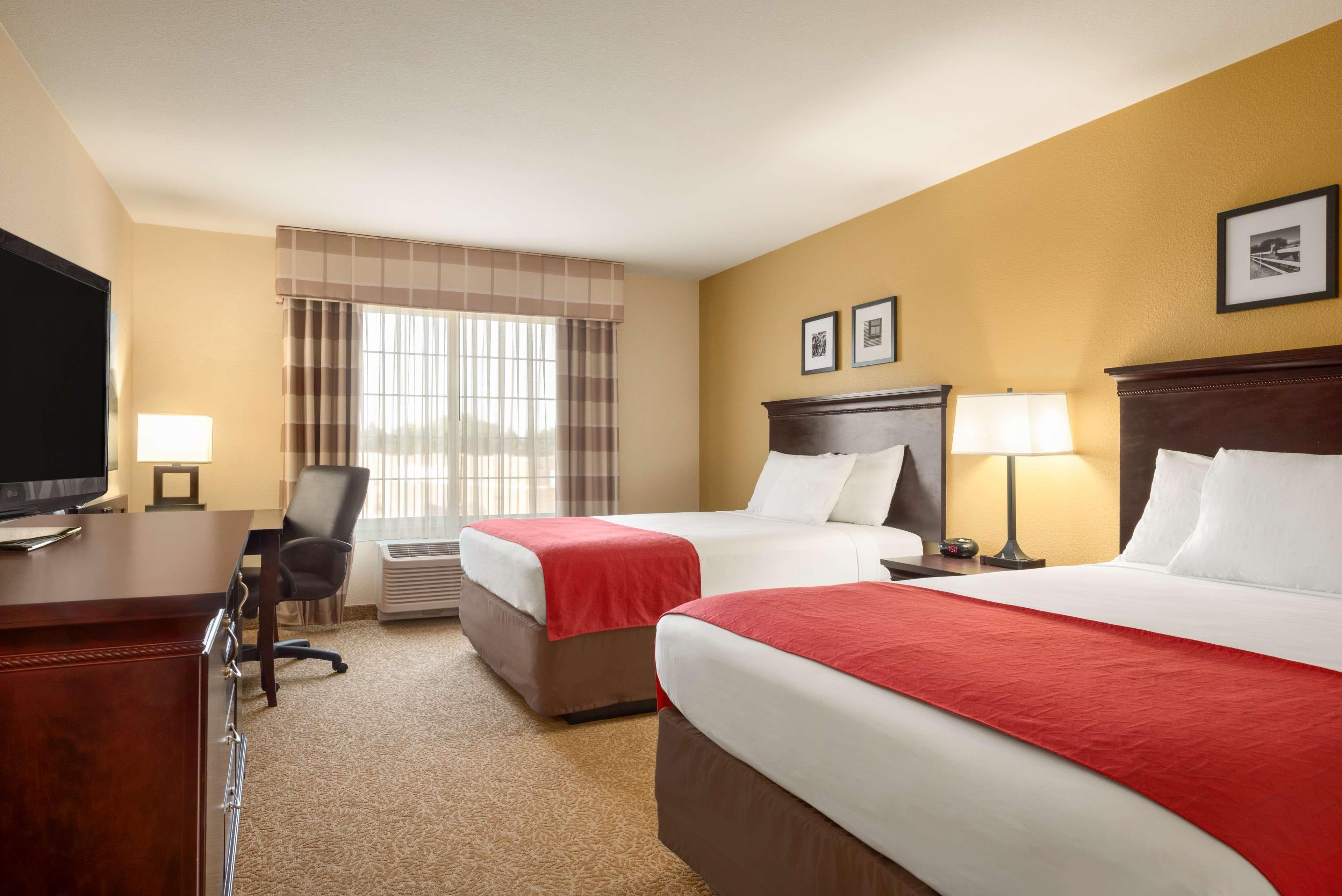Country Inn & Suites by Radisson, Minot, ND — 9