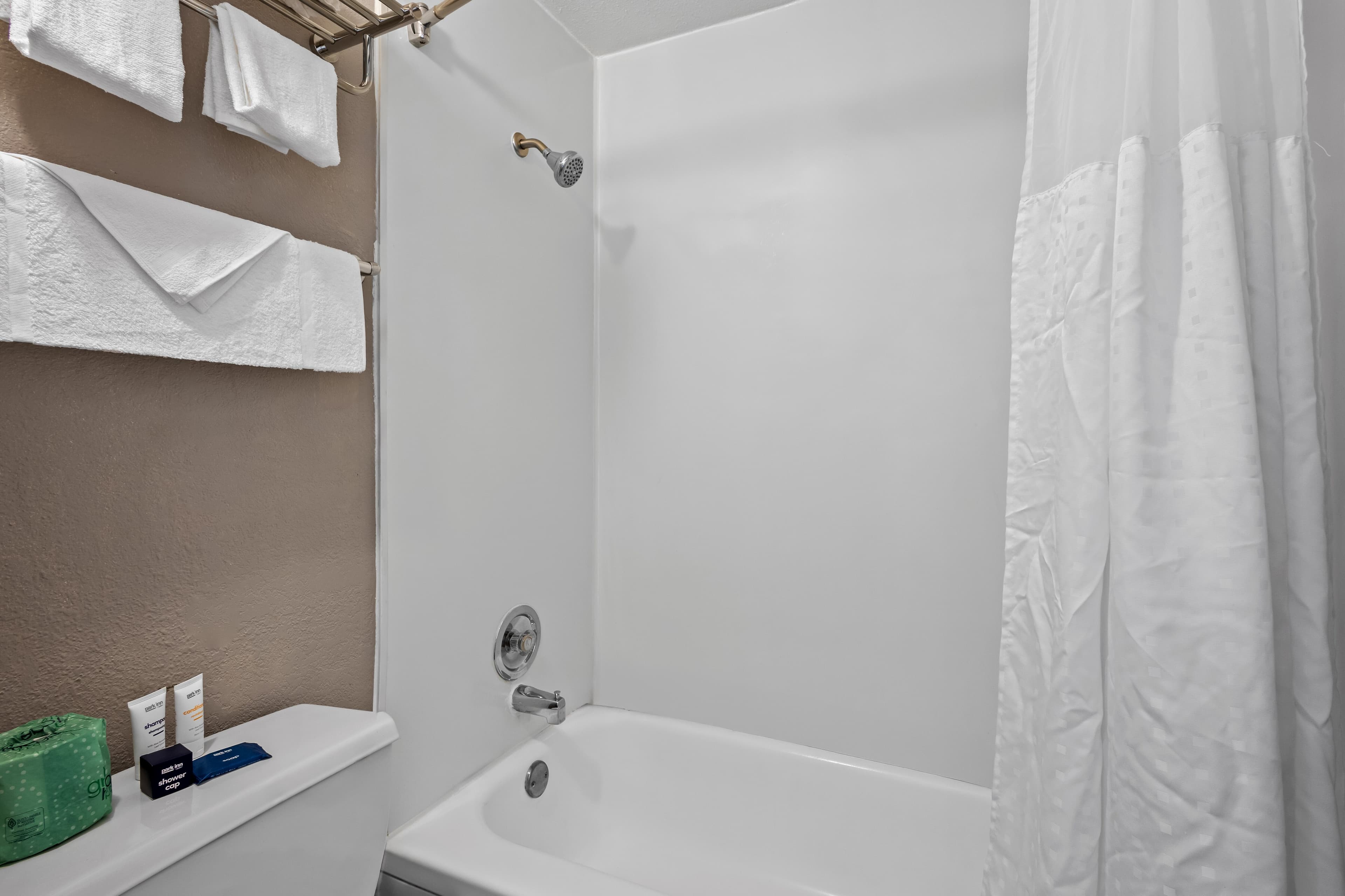 Park Inn by Radisson, Fargo West Acres — 12