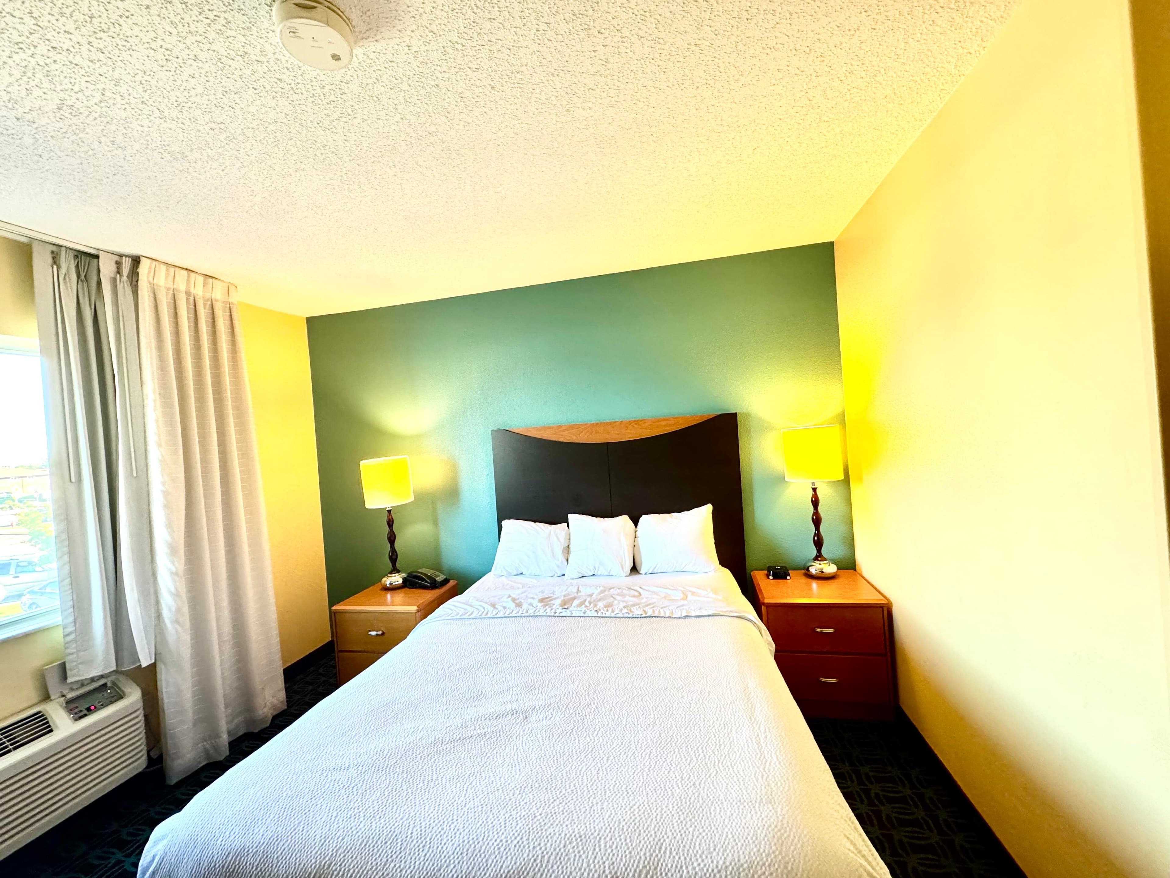 Country Inn & Suites by Radisson, Bismarck-Mandan - Image 4
