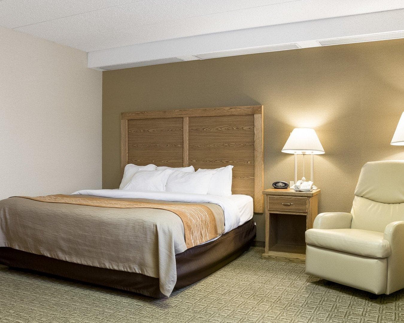 Quality Inn Bismarck I-94 - Image 3