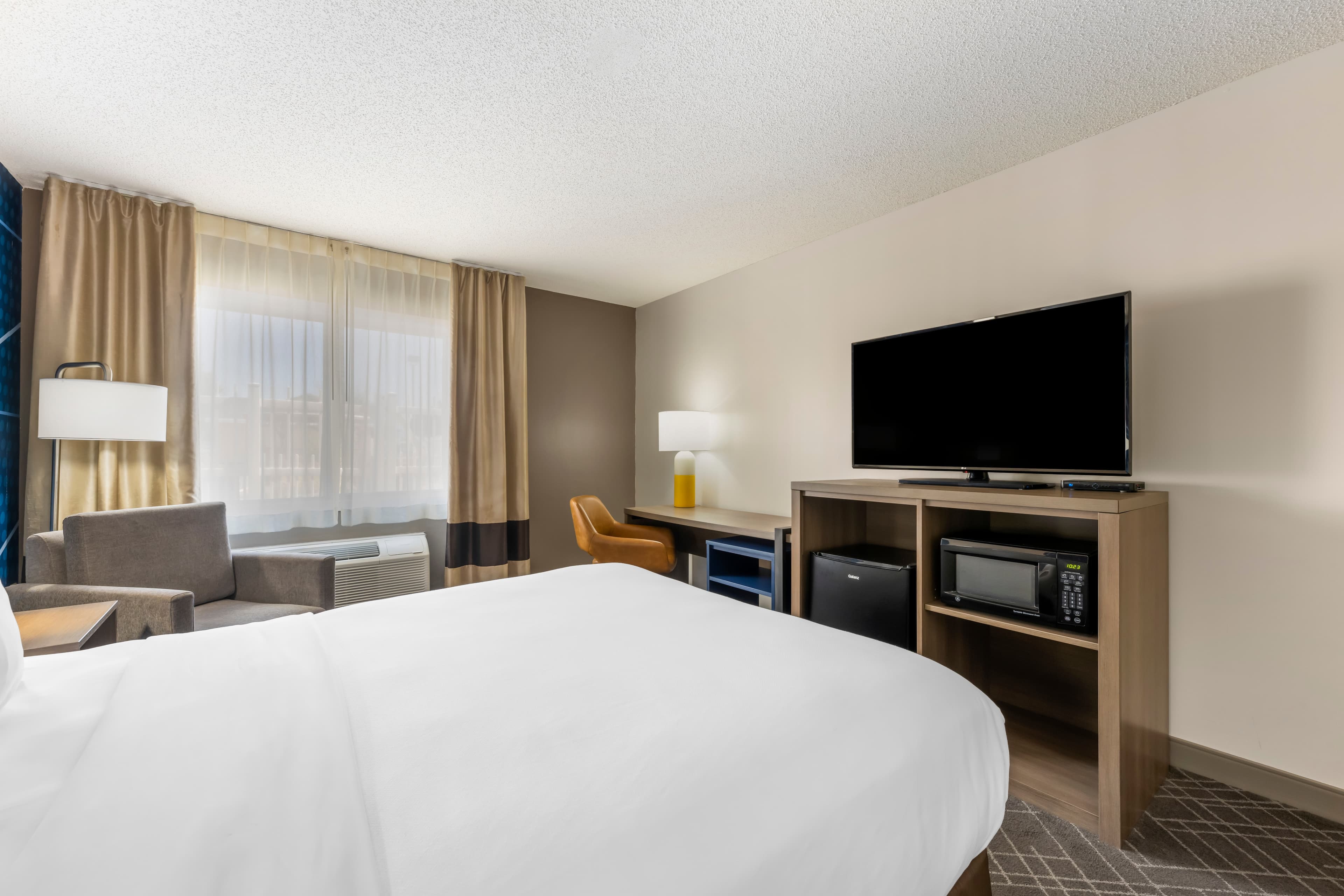 Comfort Inn Hastings - Image 4