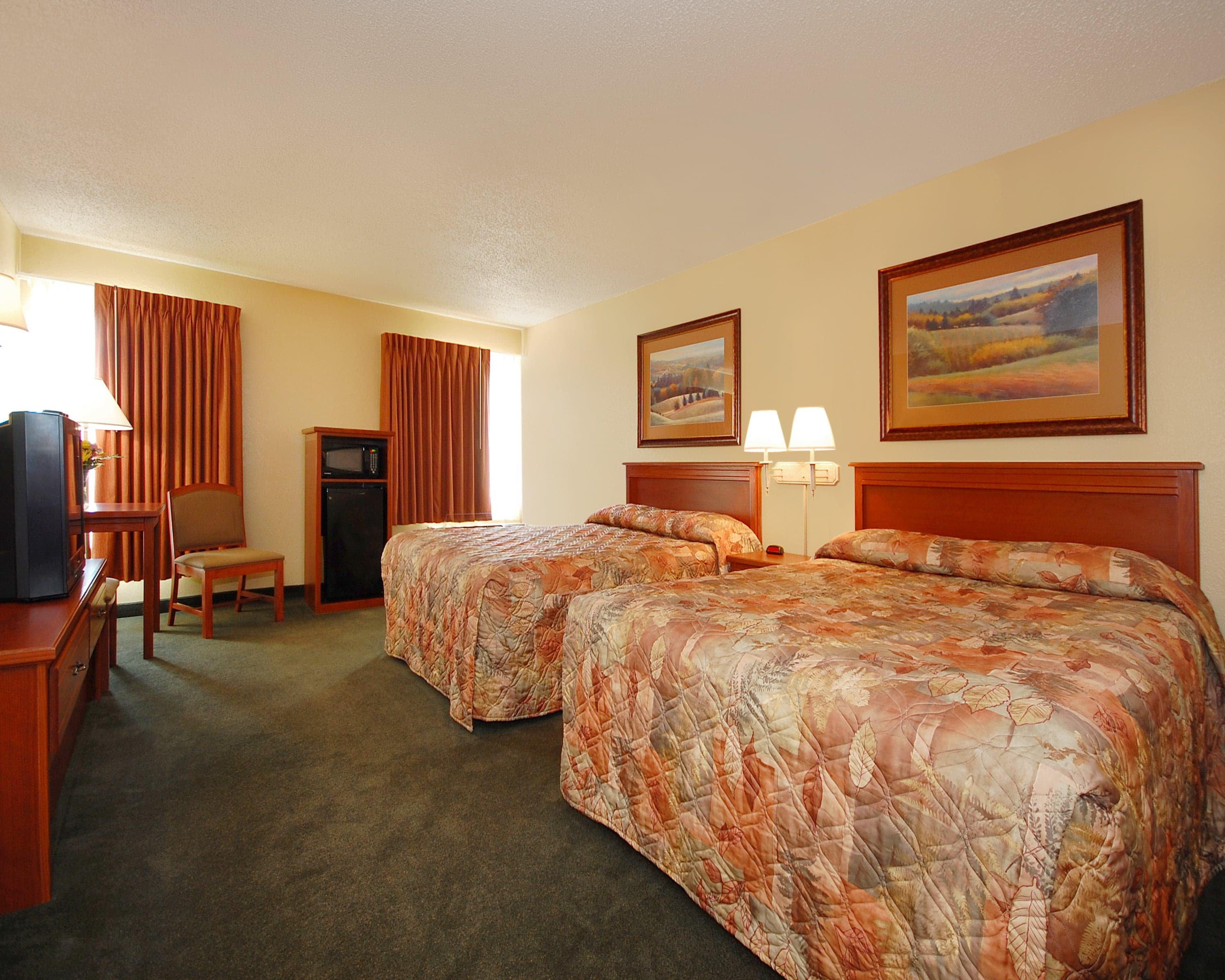 Econo Lodge Inn & Suites Kearney South - Image 5