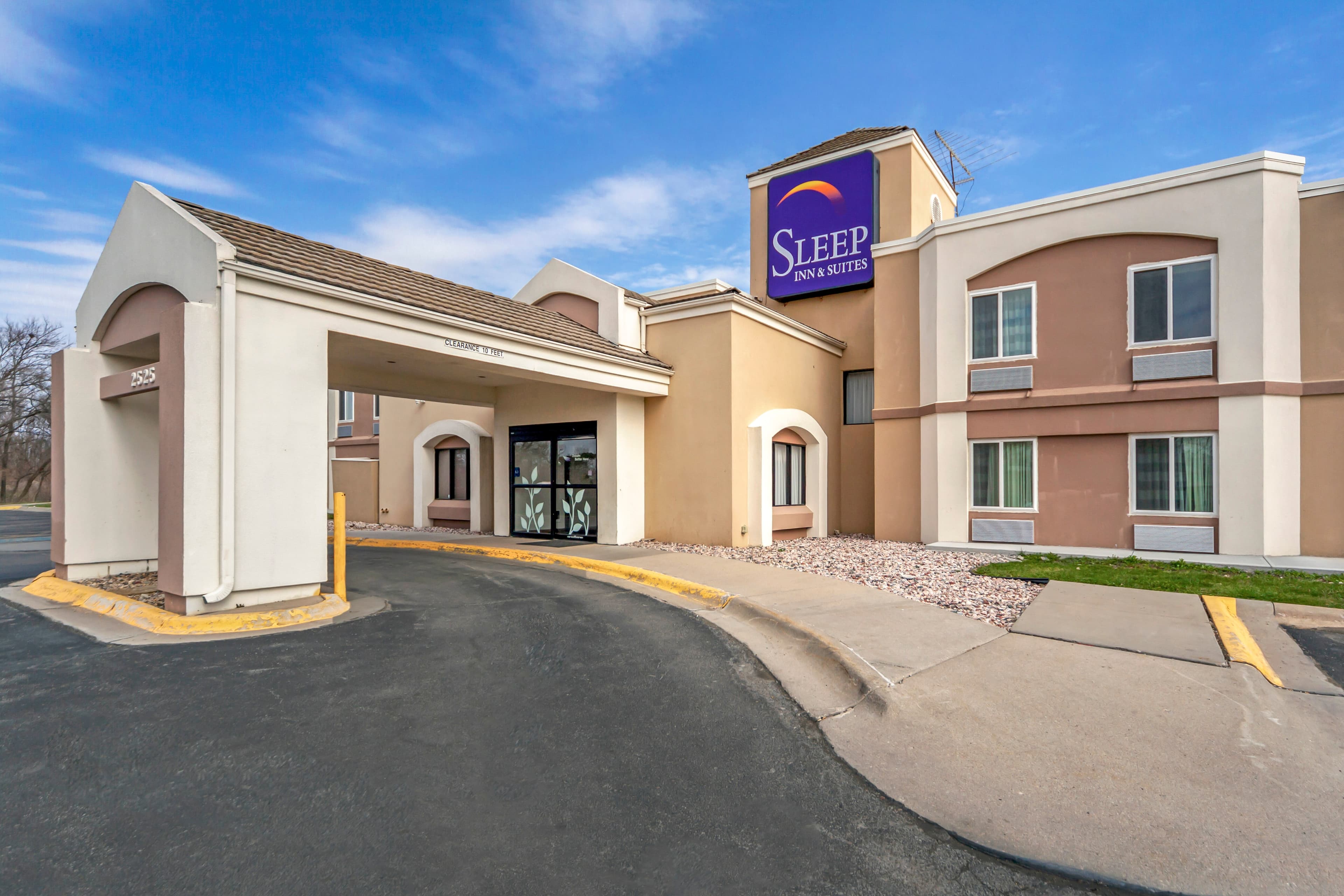 Sleep Inn & Suites Omaha Airport - Image 1
