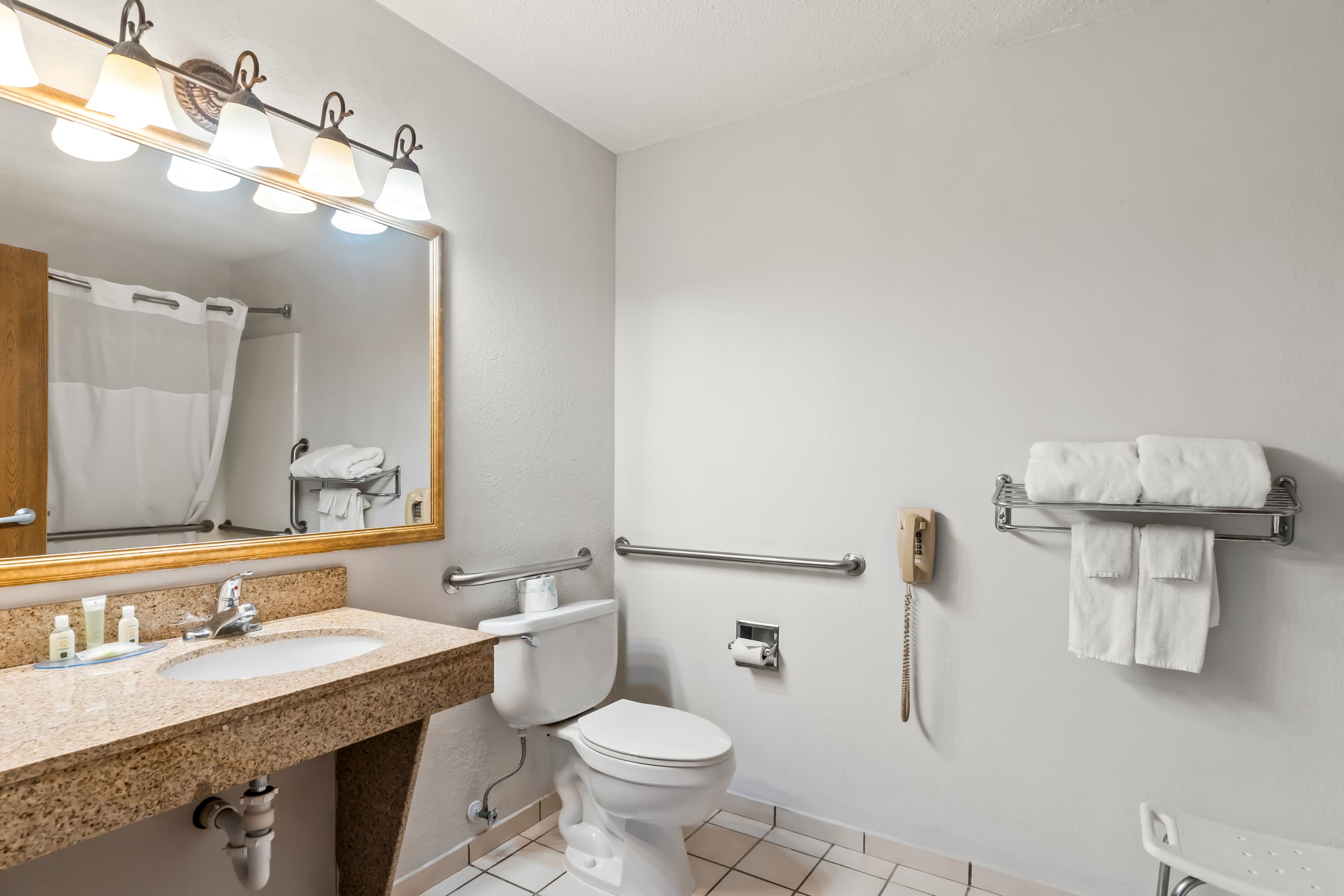 Quality Inn Sidney I-80 - Image 5