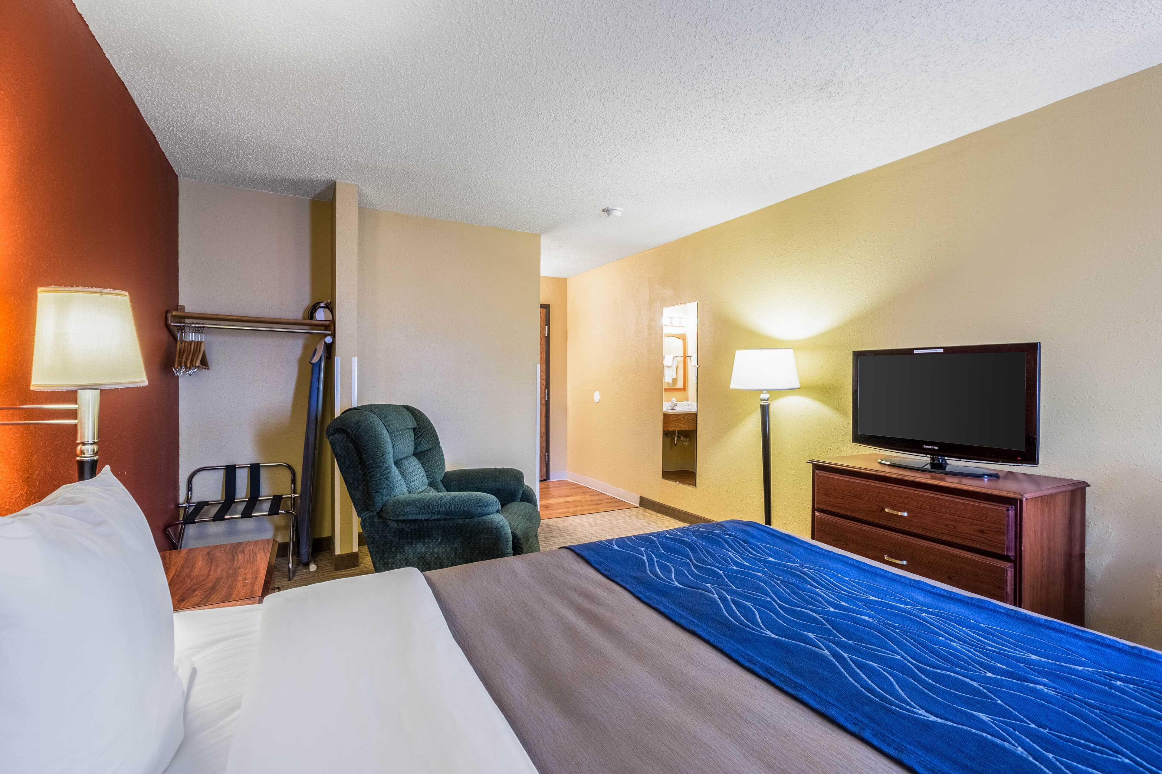 Quality Inn - Image 3